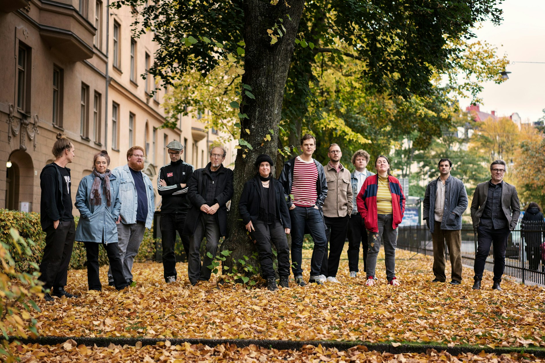 Vilhelm Bromander (mittig, mit Streifenpullover) samt seinem Unfolding Orchestra