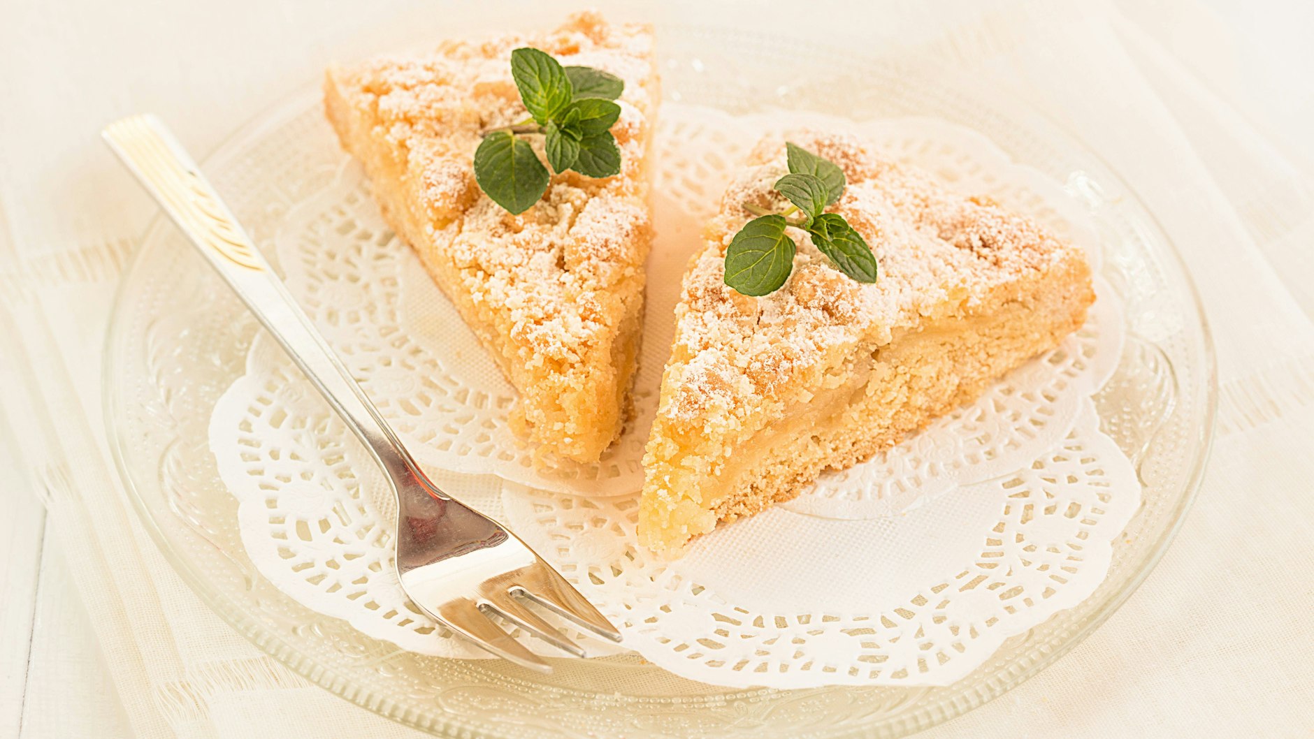Wer mag, kann den Streuselkuchen auch in einer Springform backen - das schmeckt genauso gut!