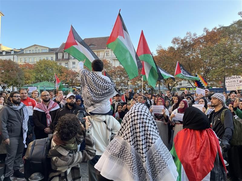 Nahost-Proteste in Berlin-Neukölln: Passanten rufen „Fuck Israel“