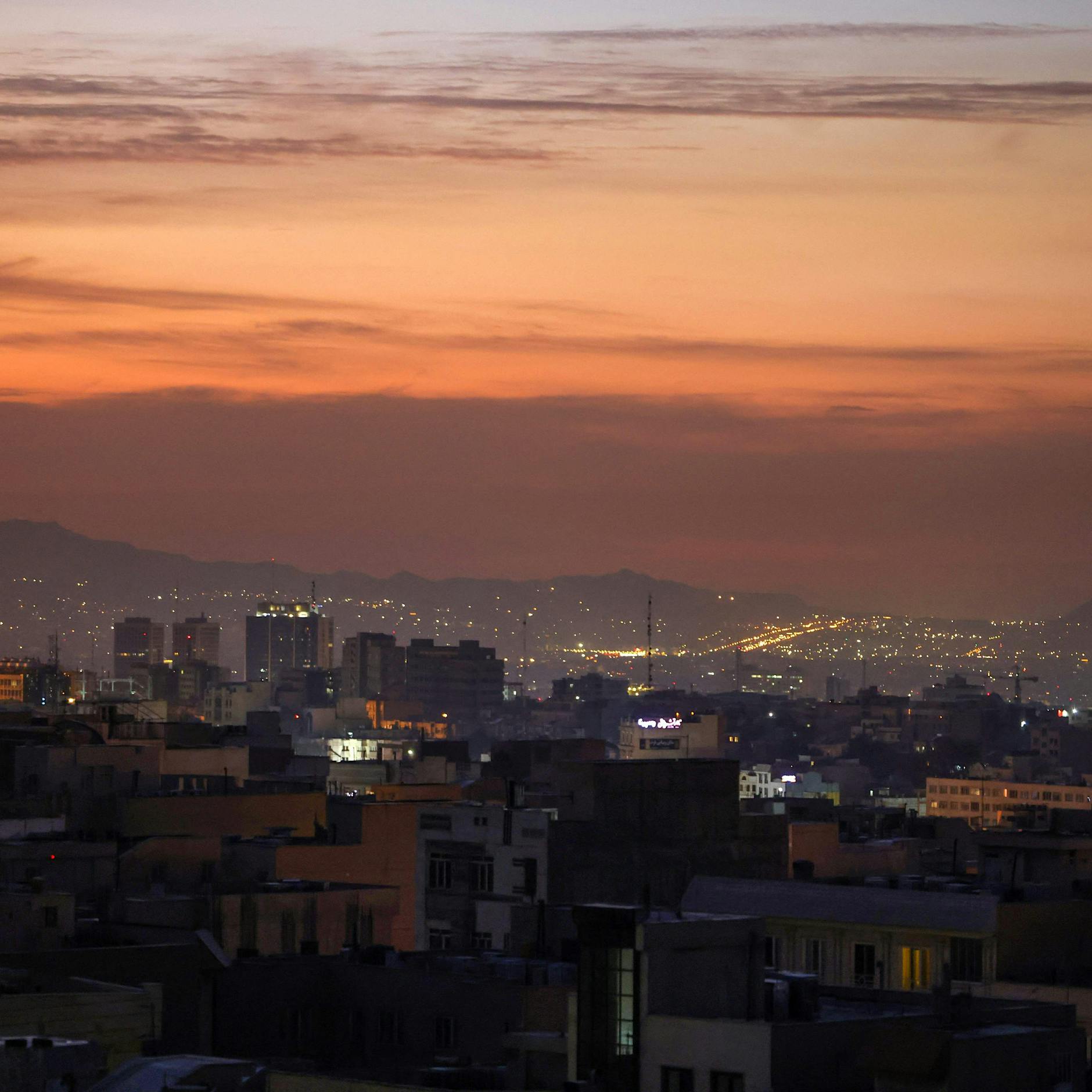 Israel greift greift Ziele im Iran an – Explosionen auf Militärbasen