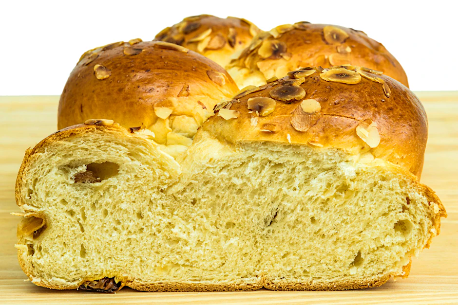 Hefezopf schmeckt nicht nur zur Osterzeit köstlich und ist ganz einfach gemacht.