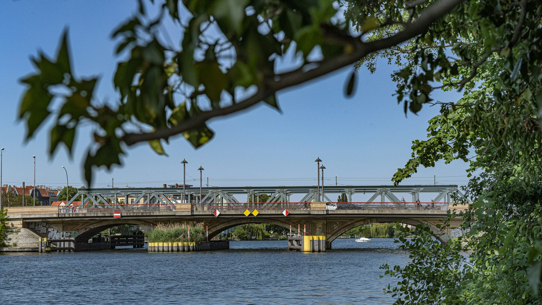Die Lange Brücke in Köpenick blickt auf eine lange Geschichte zurück - und in der geht es auch etwas gruselig zu.