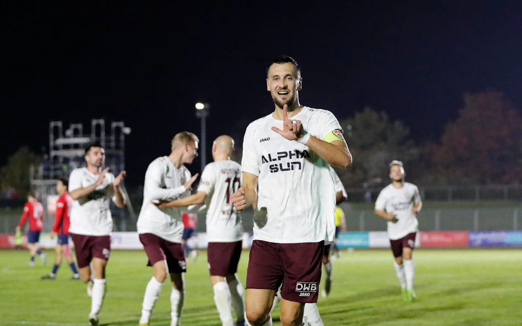 BFC Dynamo mit Ping-Pong-Ping-Pong-Traumtor, da jubelt sogar Arsene Wenger