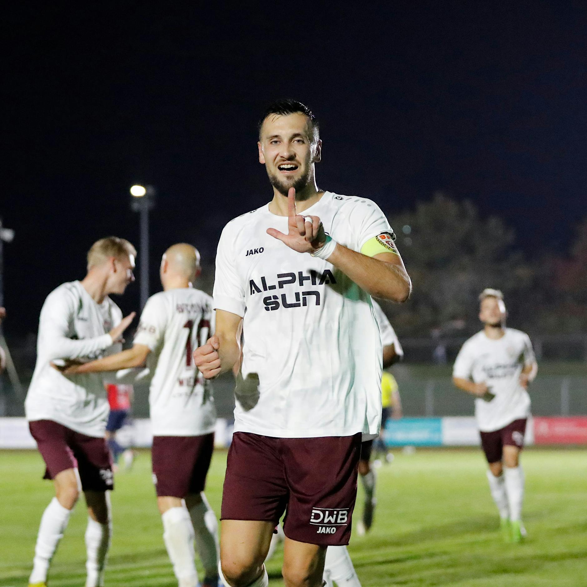 BFC Dynamo mit Ping-Pong-Ping-Pong-Traumtor, da jubelt sogar Arsene Wenger