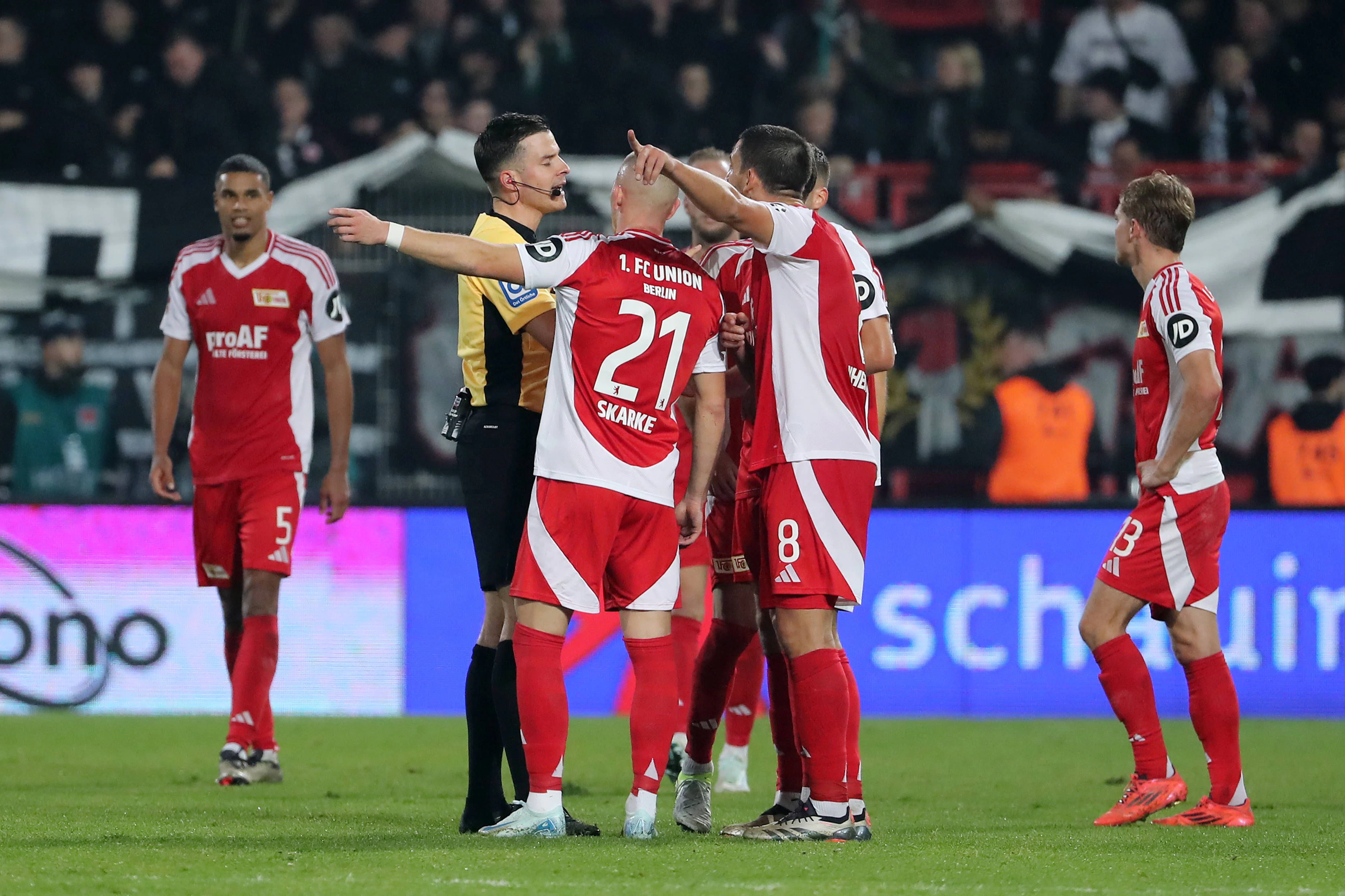 Im Mittelpunkt: Schiedsrichter Harm Osmers steht nach dem 1:1 des 1. FC Union gegen Eintracht Frankfurt in der Kritik.