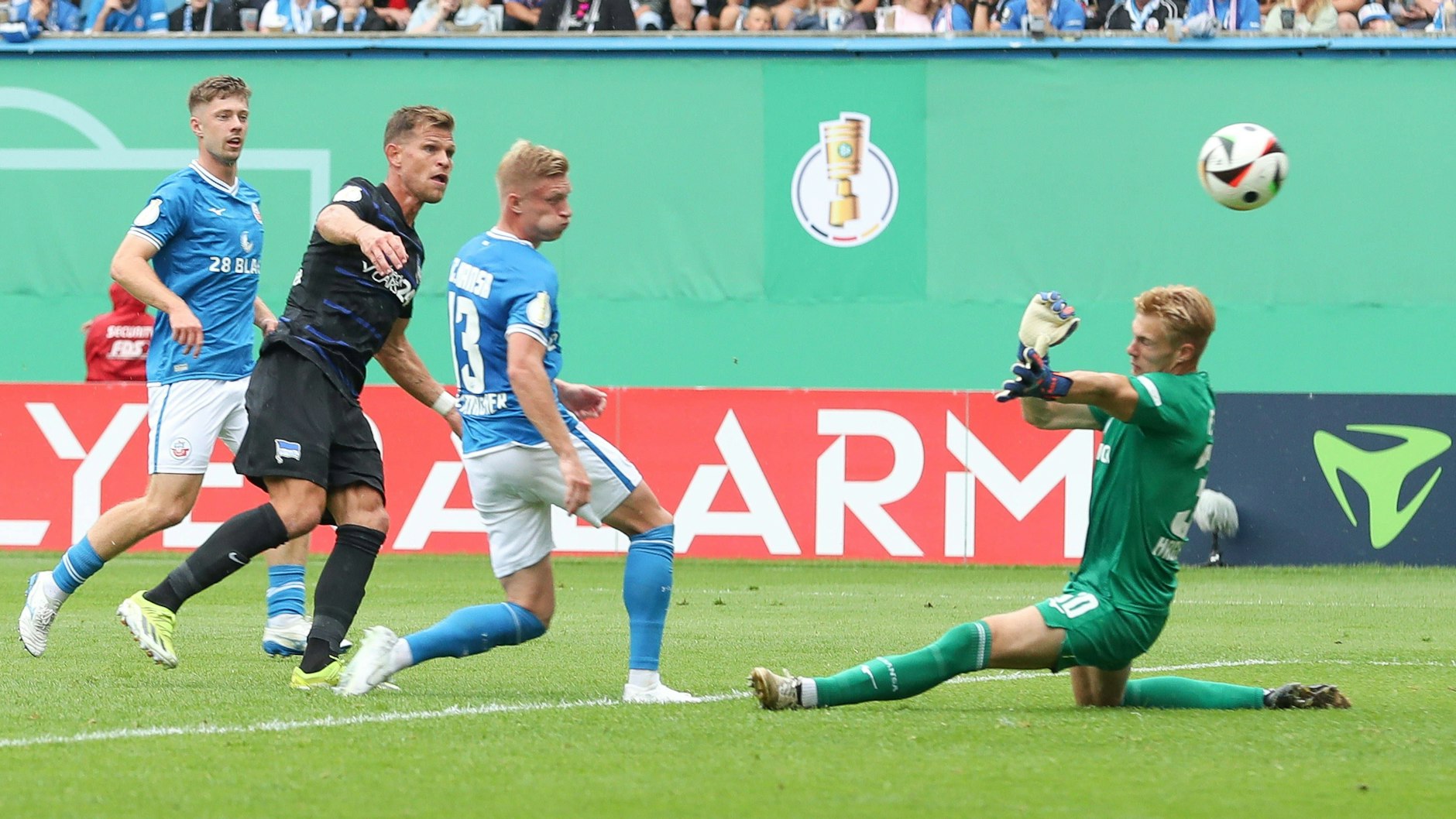 Am 18. August traf Hertha-Stürmer beim 5:1 im Pokal bei Hansa Rostock in elf Minuten doppelt.