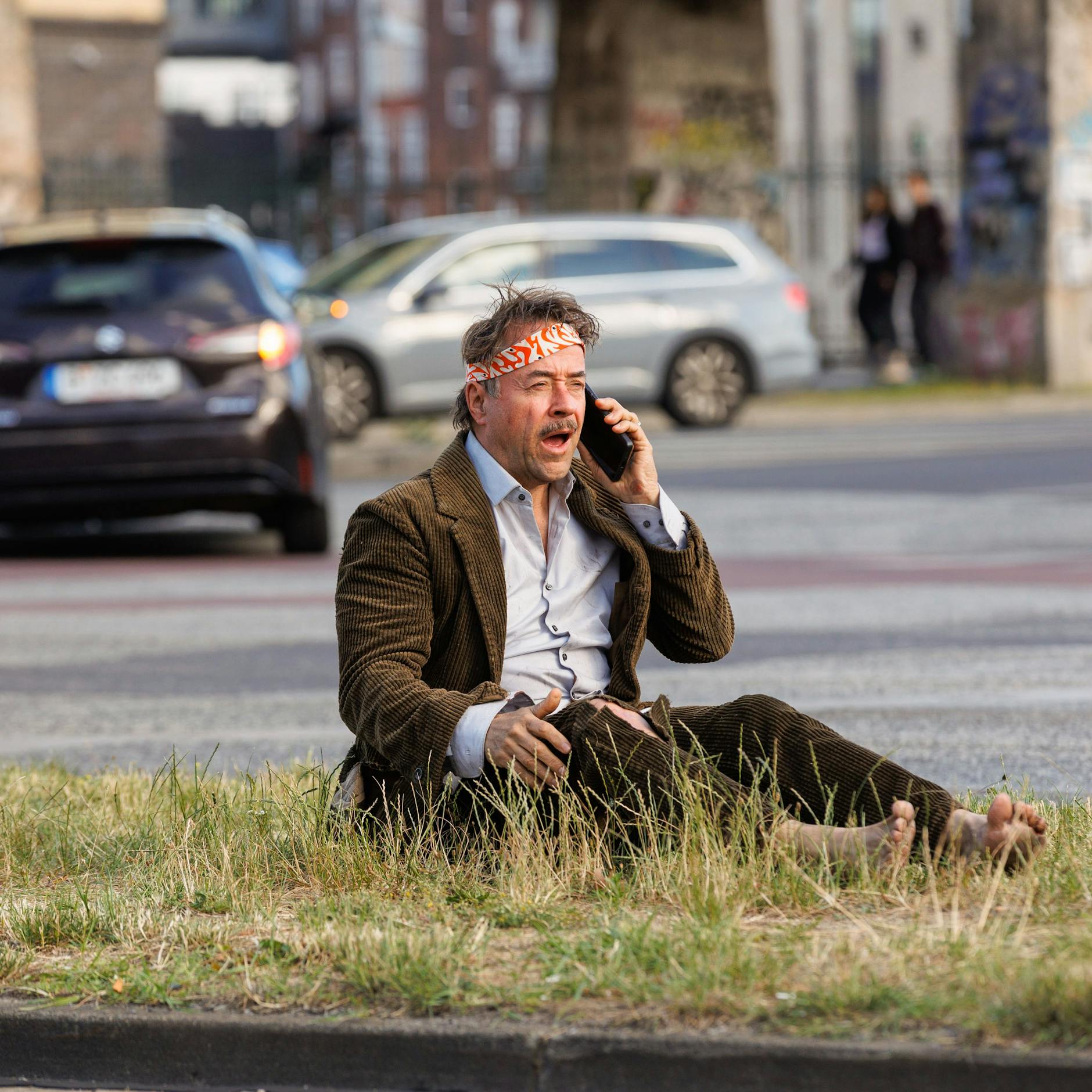 Image - „Alter weißer Mann“ mit Jan Josef Liefers: Es gibt ihn auch in netter Ausführung
