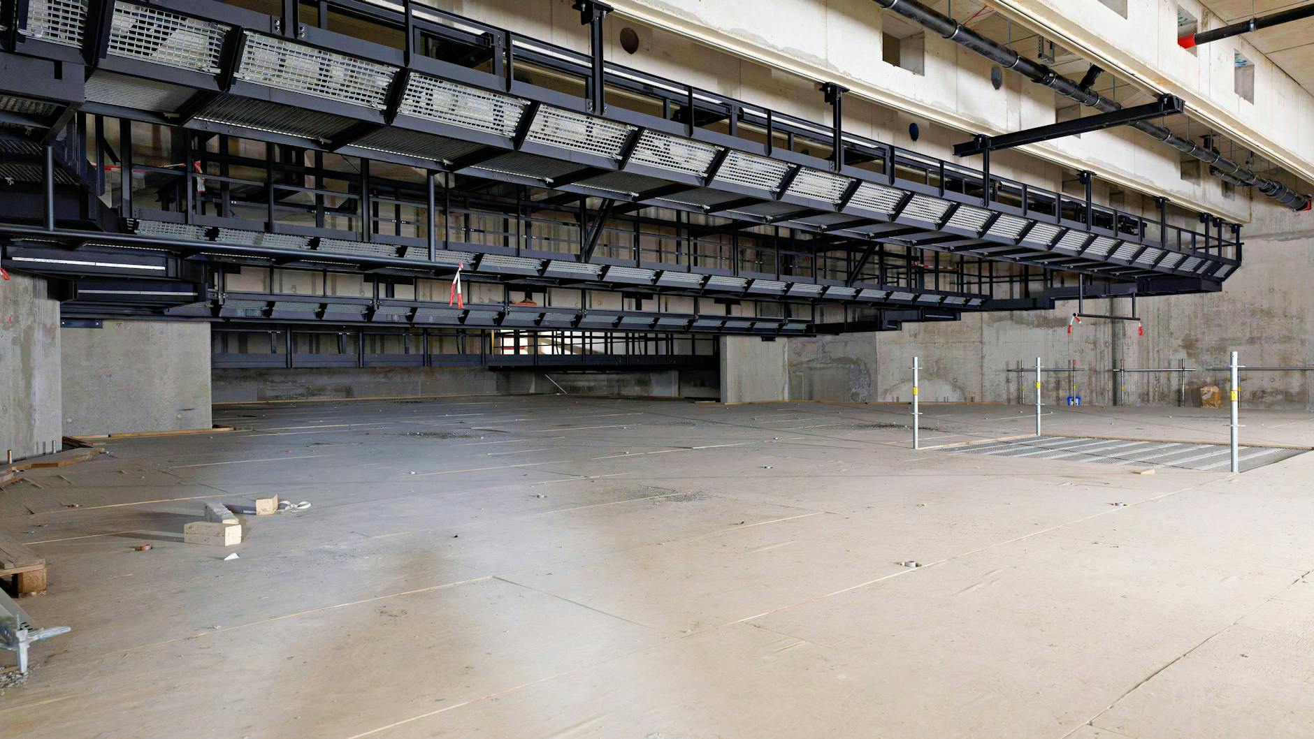 Der neue Spielort der Komödie ist am Kurfürstendamm noch im Bau, soll erst 2016 fertig sein.