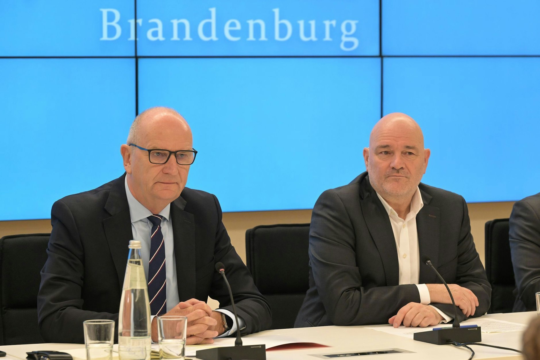 Ministerpräsident Dietmar Woidke (SPD) und Brandenburgs BSW-Chef Robert Crumbach: Beide wollen Koalitionsverhandlungen für eine rot-lila geführte Landesregierung. 