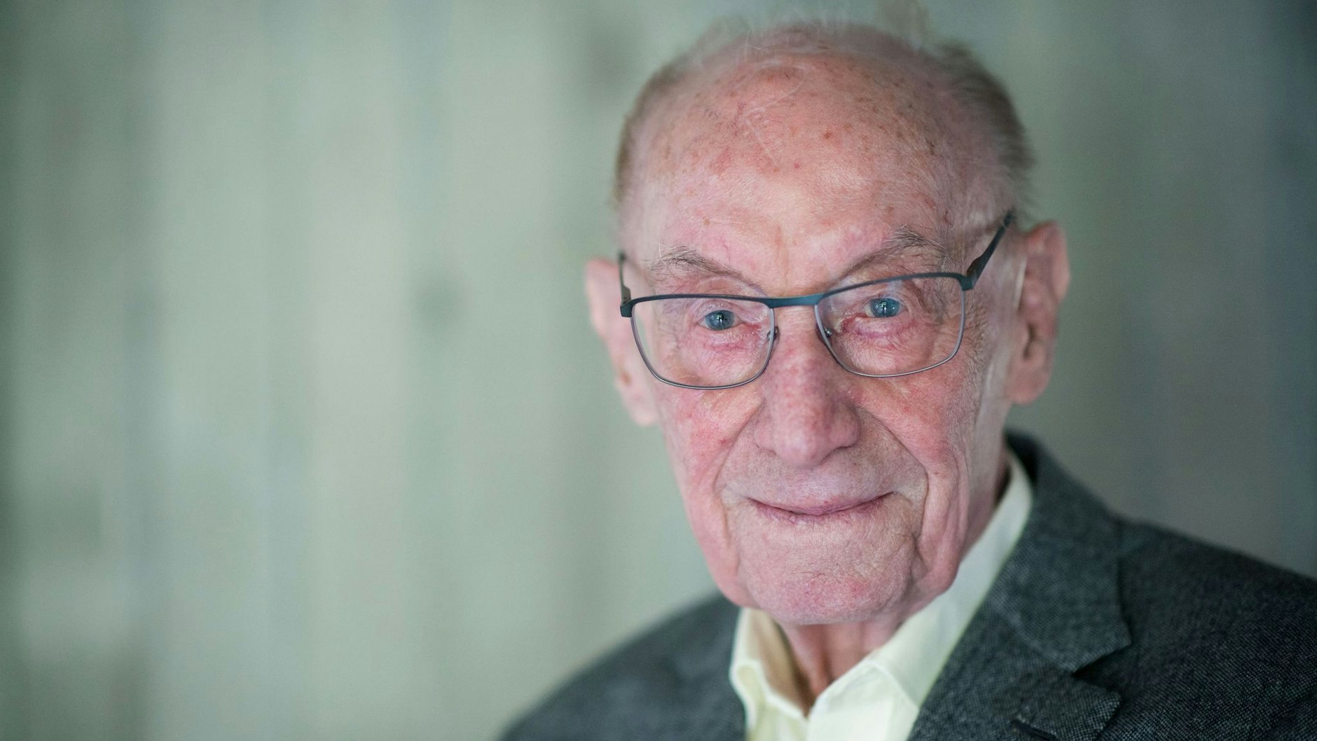 Edzard Reuter: Besonders die stark ansteigenden Managergehälter waren ihm ein Dorn im Auge.