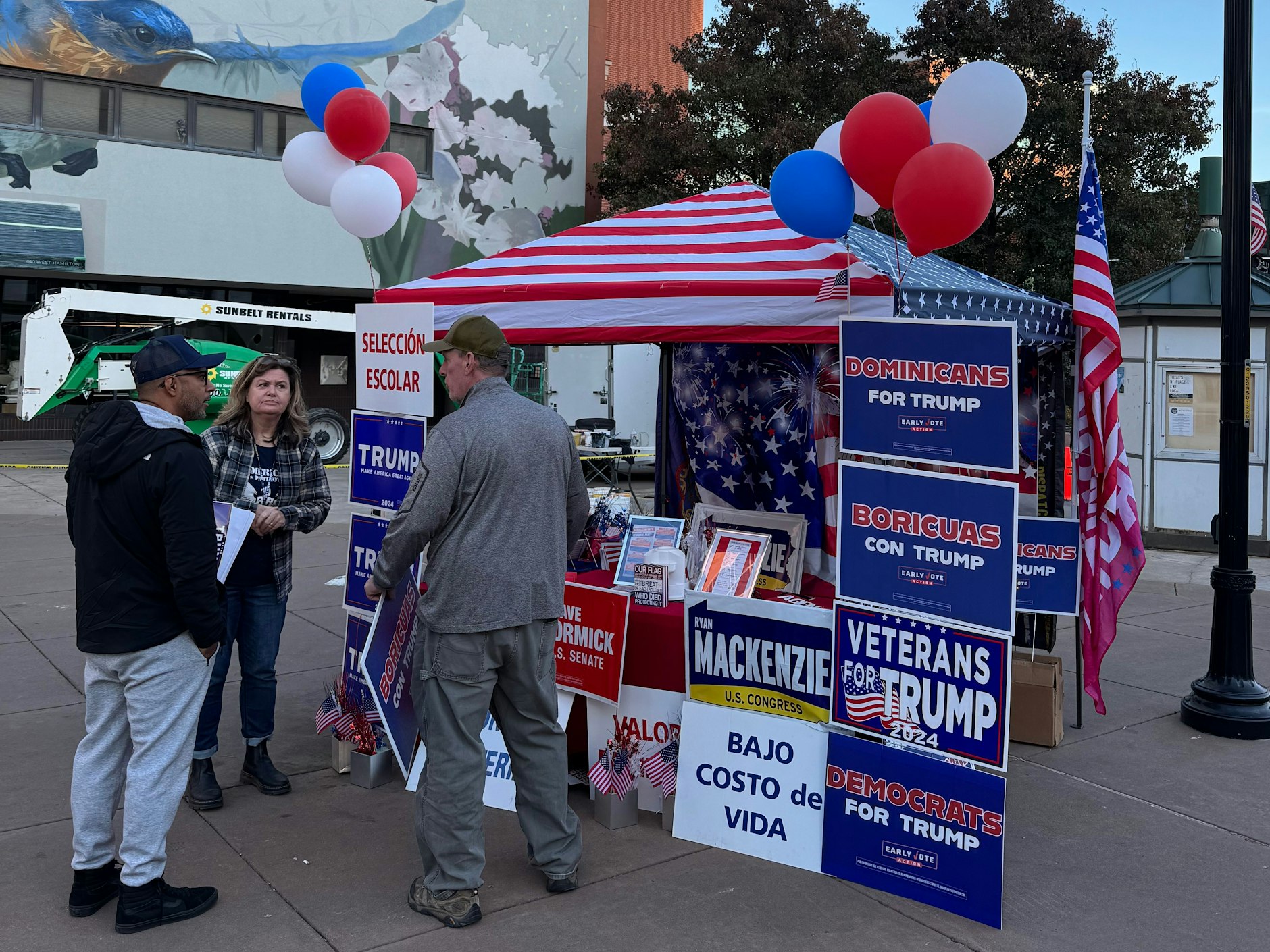 Republikaner werben auf Spanisch für Latino-Stimmen. Da ist es für Wahlkämpfer schwer, Beleidigungen der Puerto-Ricaner zu erklären.