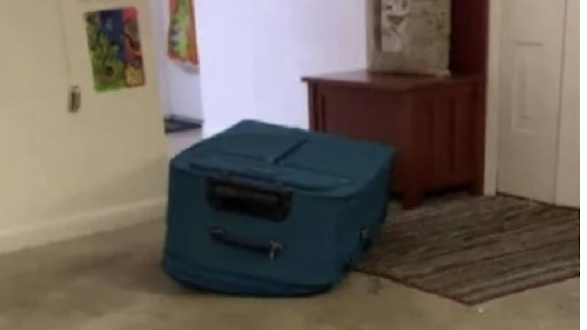 Sarah Boone filmte mit ihrem Handy, wie ihr Freund in dem Koffer immer verzweifelter wurde, machte sogar höhnische Bemerkungen. Dann ließ sie ihn qualvoll sterben.
