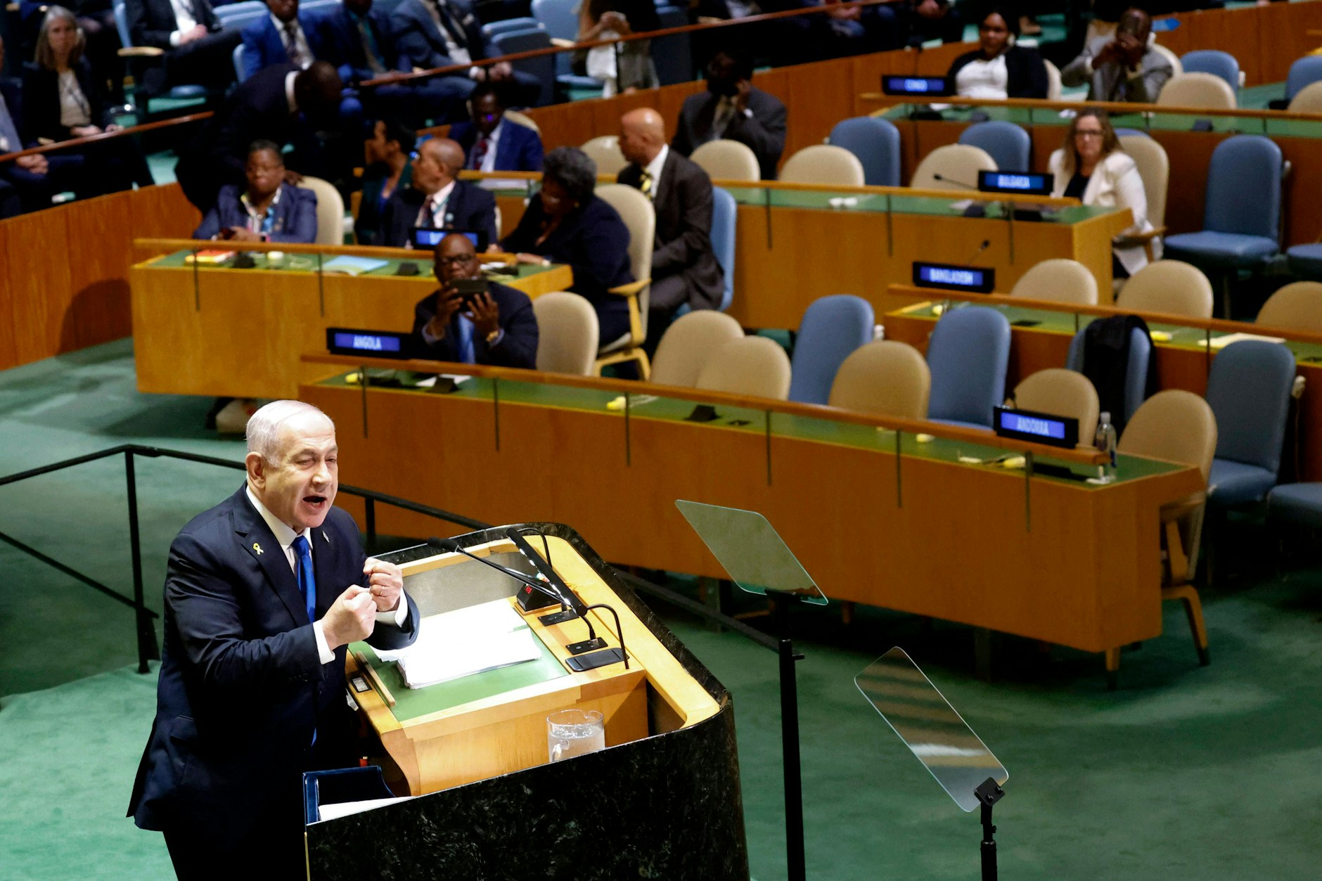 Israels Ministerpräsident Benjamin Netanjahu vor der UN-Vollversammlung. Aus Protest haben zahlreiche Länder des globalen Südens den Saal verlassen