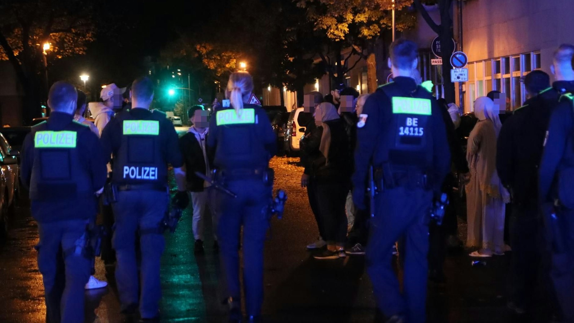 In Niederschöneweide waren mehrere Männer schwer aneinander geraten. Die Polizei musste anrücken.
