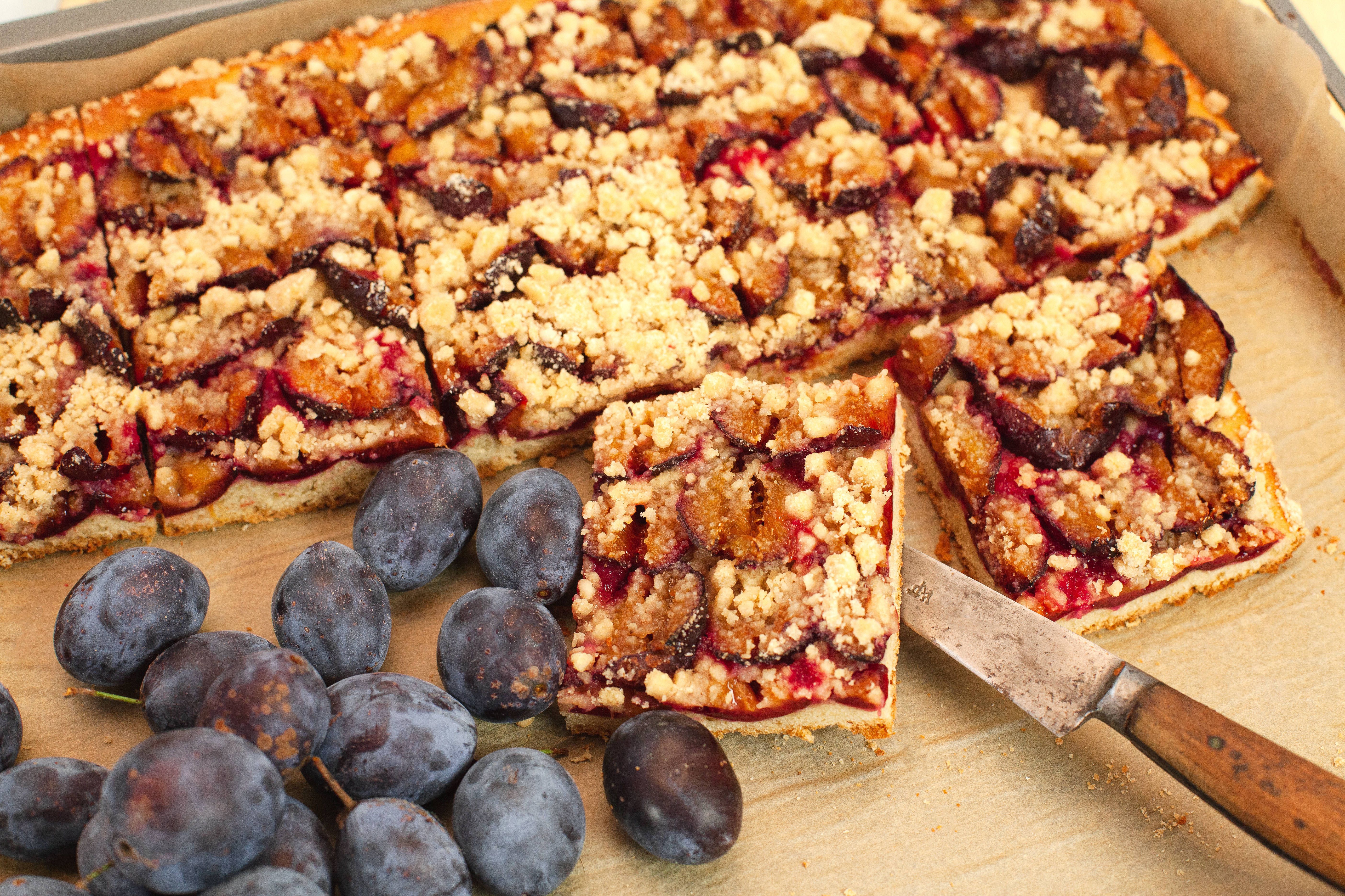 Omas supersaftiger Pflaumenkuchen vom Blech – hier das geniale Rezept