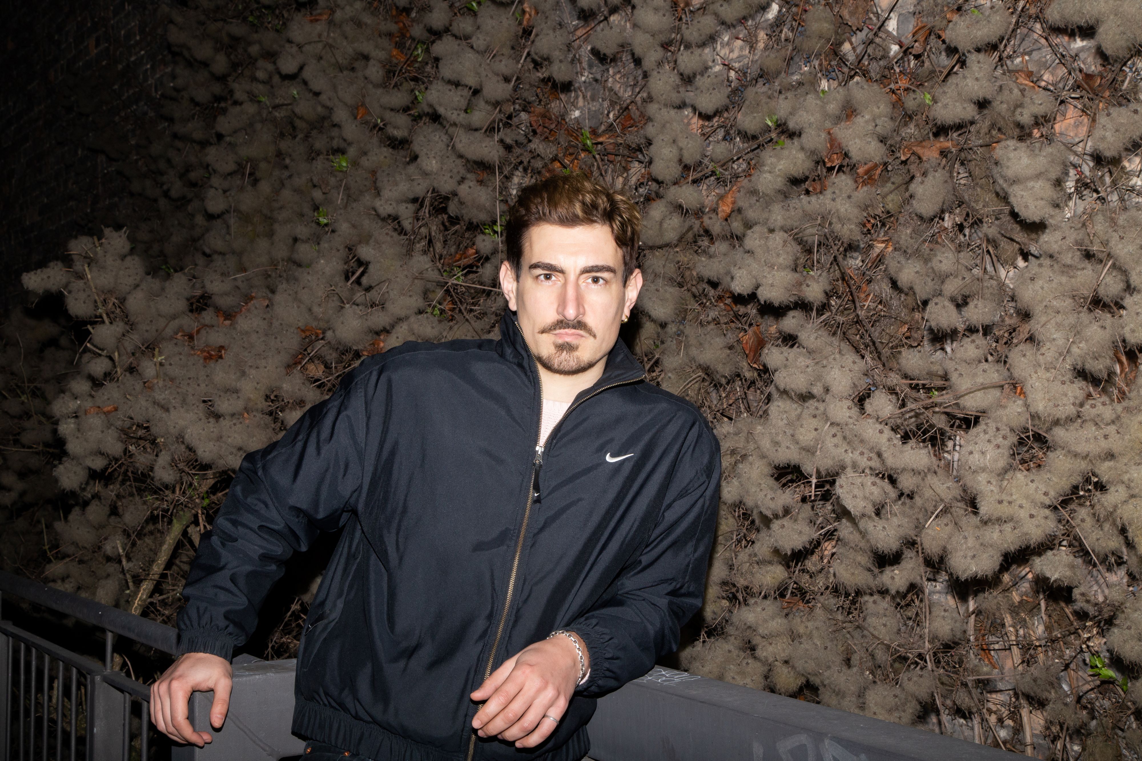 „Super einsam“ von Anton Weil: Der crazy Berlin-Roman, den Sandra Hüller und Tom Schilling feiern