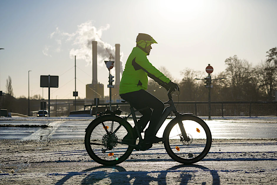 Auch in der kalten Jahreszeit müssen Sie nicht auf Ihr geliebtes E-Bike nicht verzichten, allerdings ist mehr Pflege nötig.
