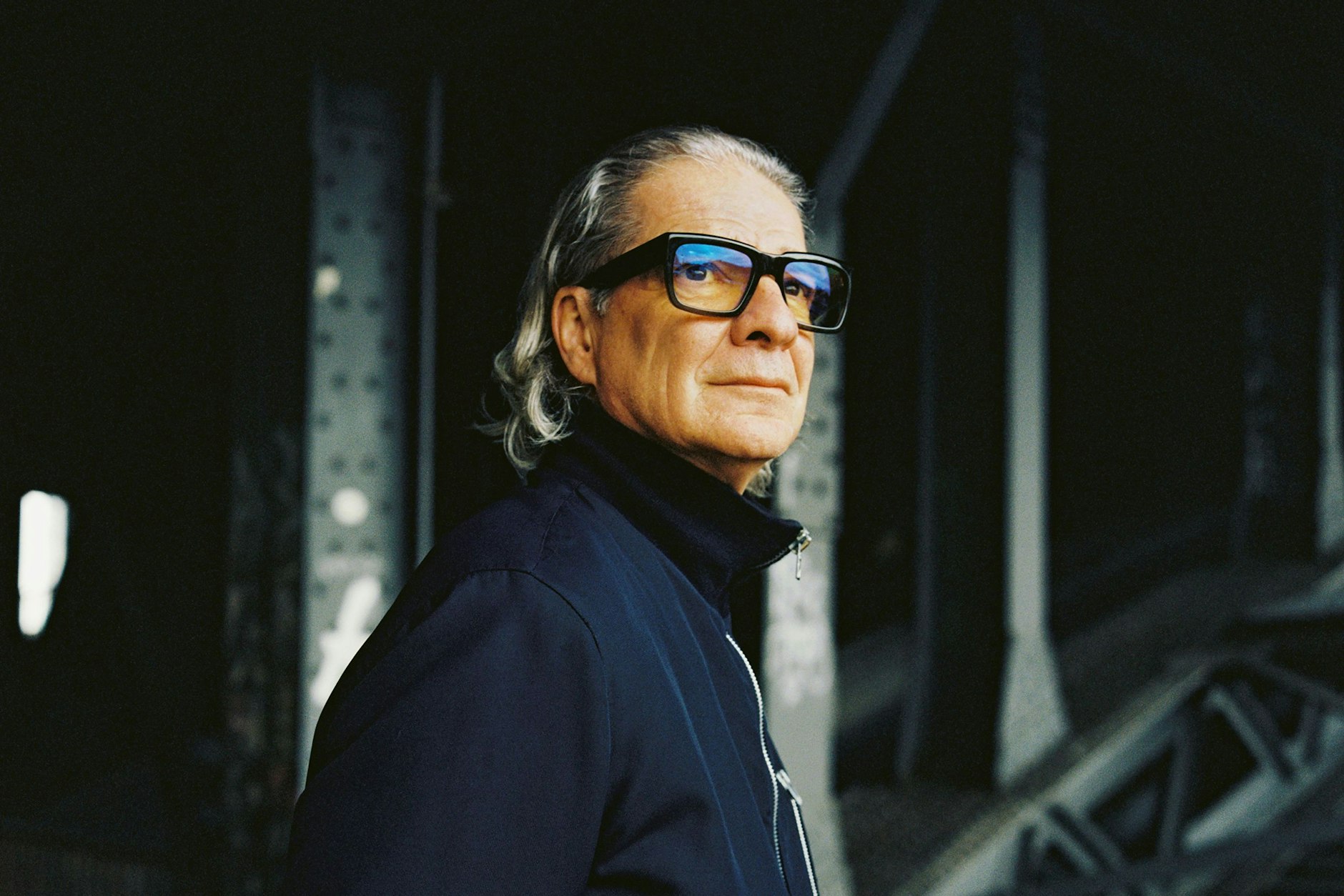 Thomas Hüetlin hat sein Buch wie einen Film aufgebaut.