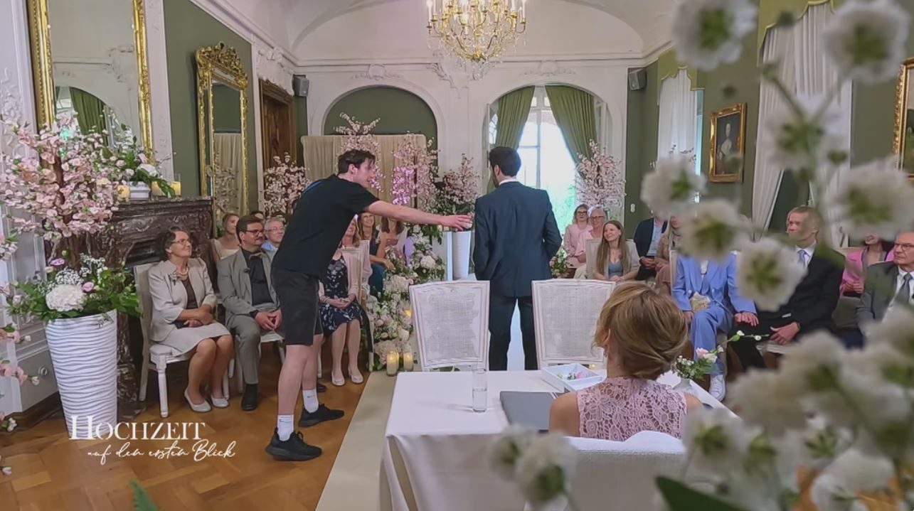 „Hochzeit auf den ersten Blick“: Peinlich – was Toni vor der Trauung vergisst!