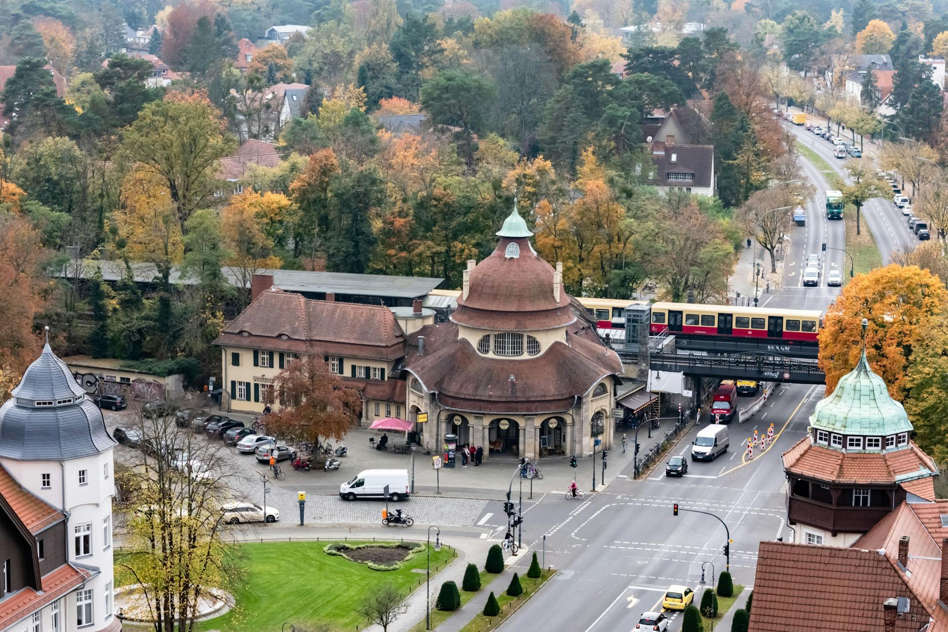 Der Mexikoplatz entstand Anfang des 20. Jahrhunderts als Ensemble. 