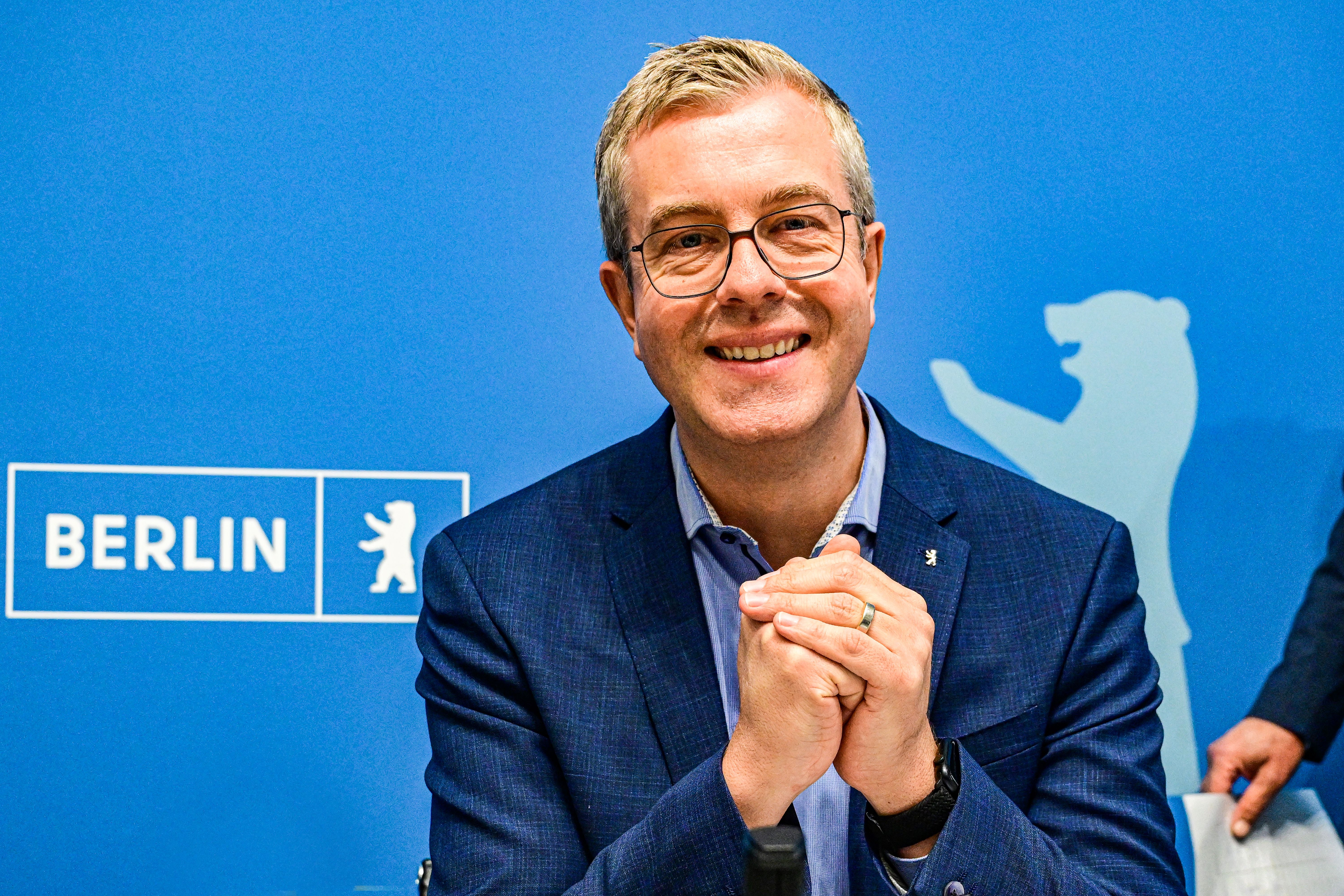 Irre! Steuern für Berliner rauf, damit Beamte weiter aasen können