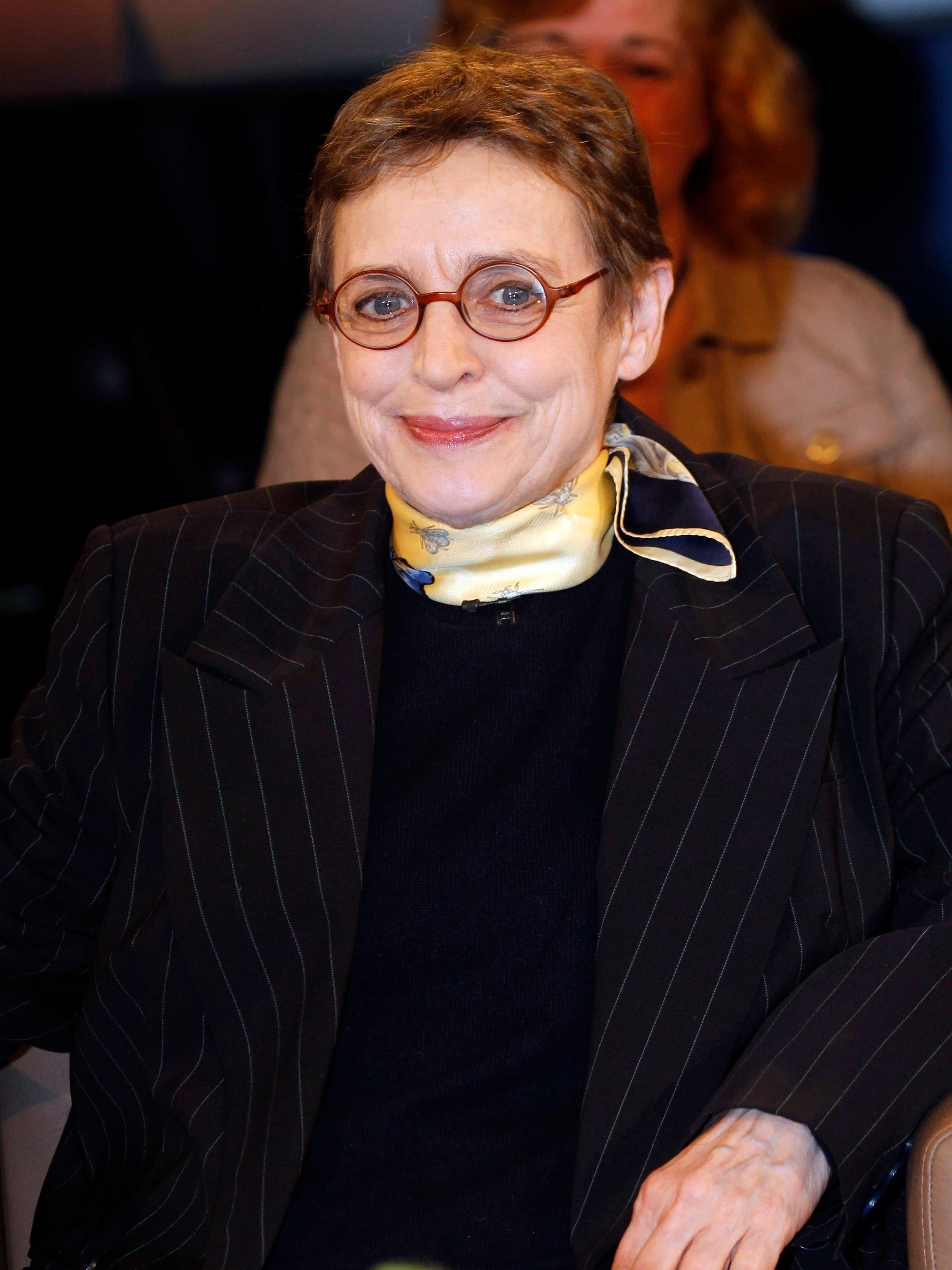 Katharina Thalbach liest beim Komödien-Jubiläum „Das Theatergespenst“ von Kurt Tucholsky. 