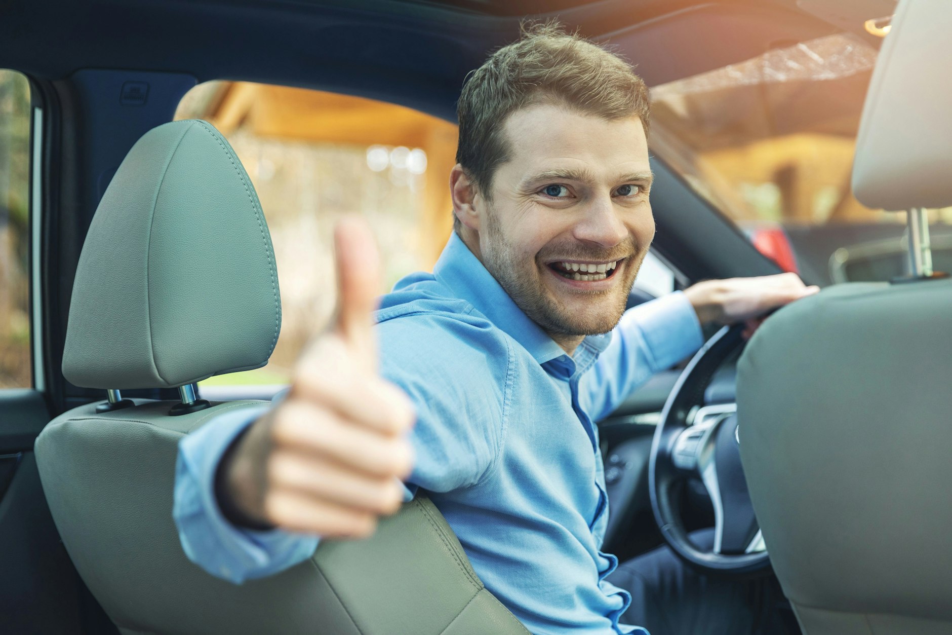 Laut Umfrage geben sich die meisten deutschen Autofahrer eine gute Note, halten sich für kompetent am Steuer.