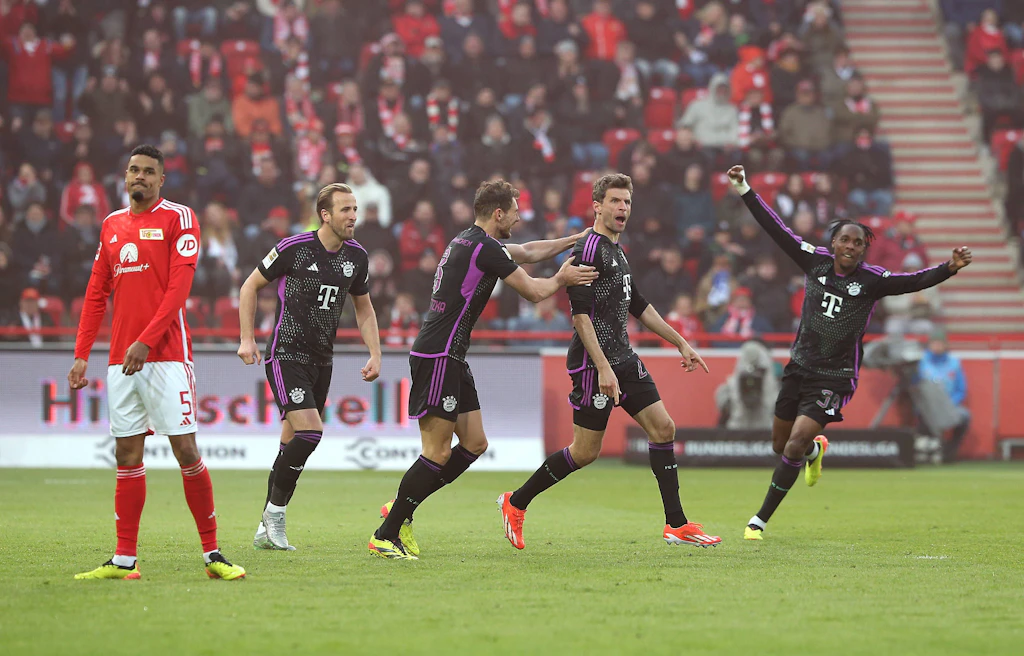 Bo Svensson, Iron Men'i FC Bayern'in biraz ilerisinde tutuyor