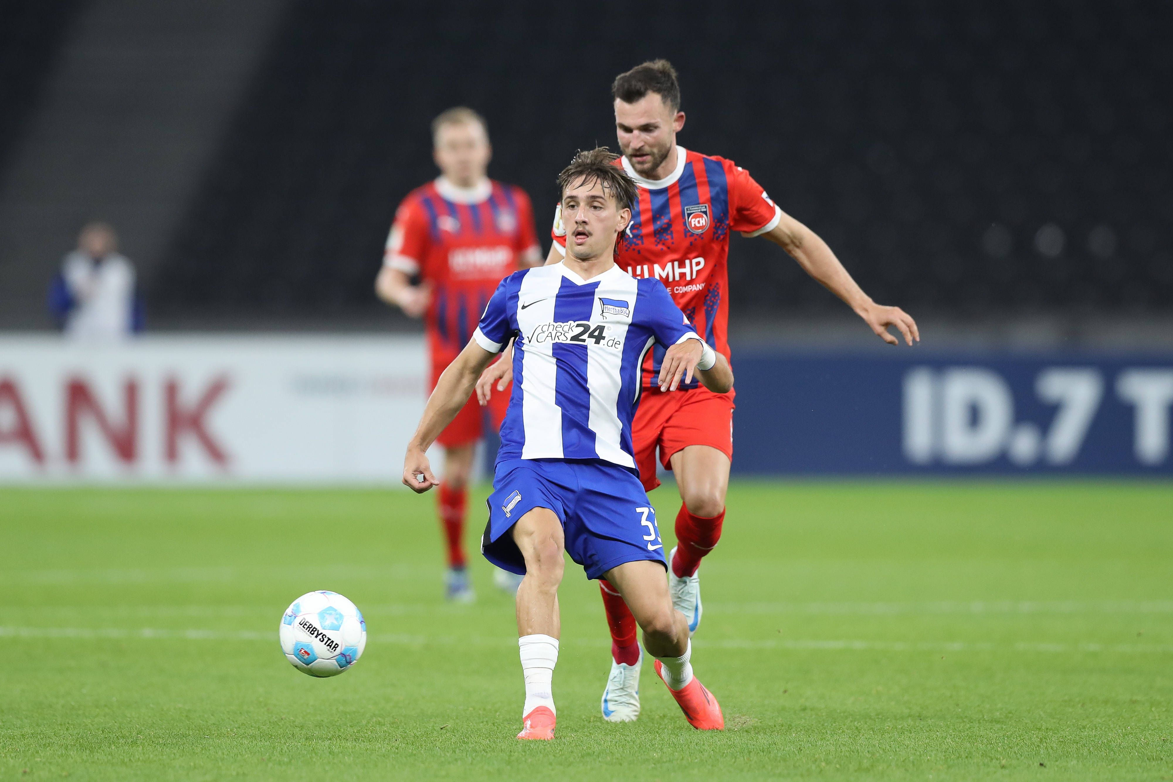 Image - Hertha BSC: Michal Karbownik winkt Traumduell gegen Superstar Ronaldo