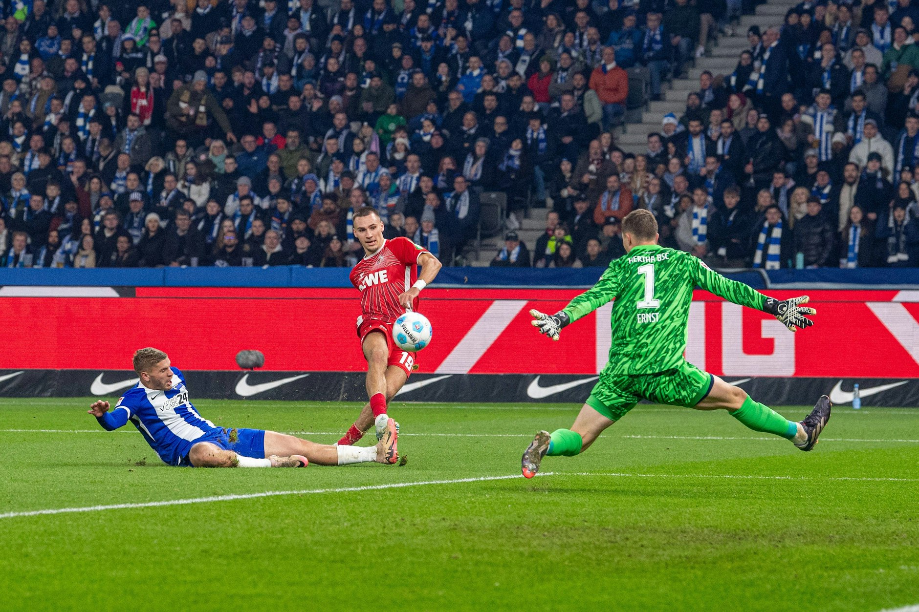 Das Gegentor zur vierten Hertha-Hempleite der Saison. Kölns Tim Lemperle trifft zum 1:0.