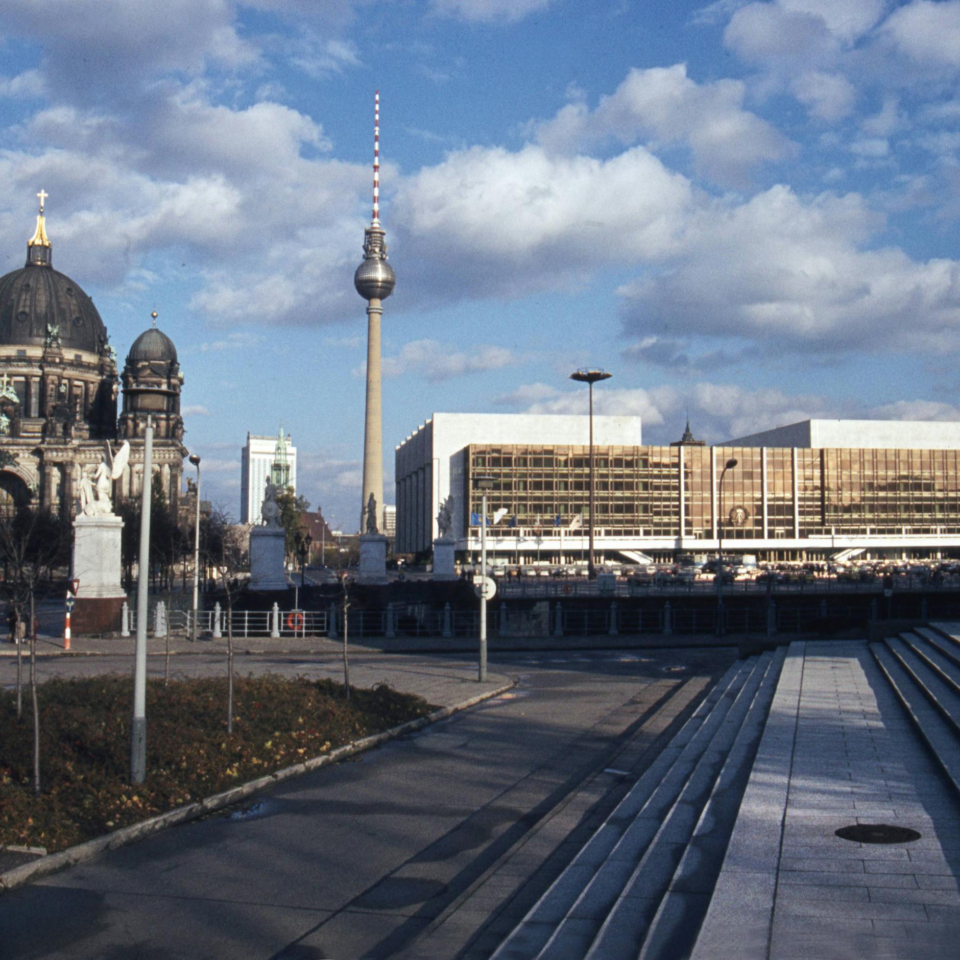 Weihnachtsfeier in der DDR: Das gab's im Palast der Republik
