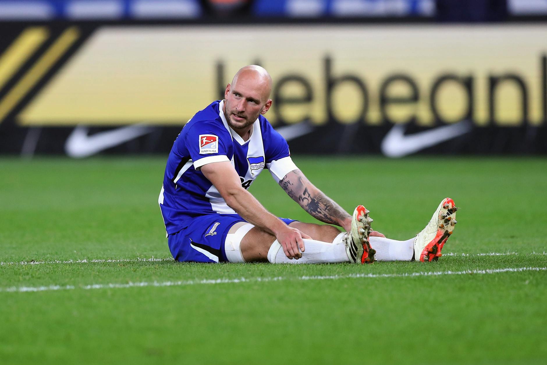 Hertha-Kapitän Toni Leistner musste in der 52. Minute ausgewechselt werden. Sein rechter Oberschenkel machte nicht mehr mit.