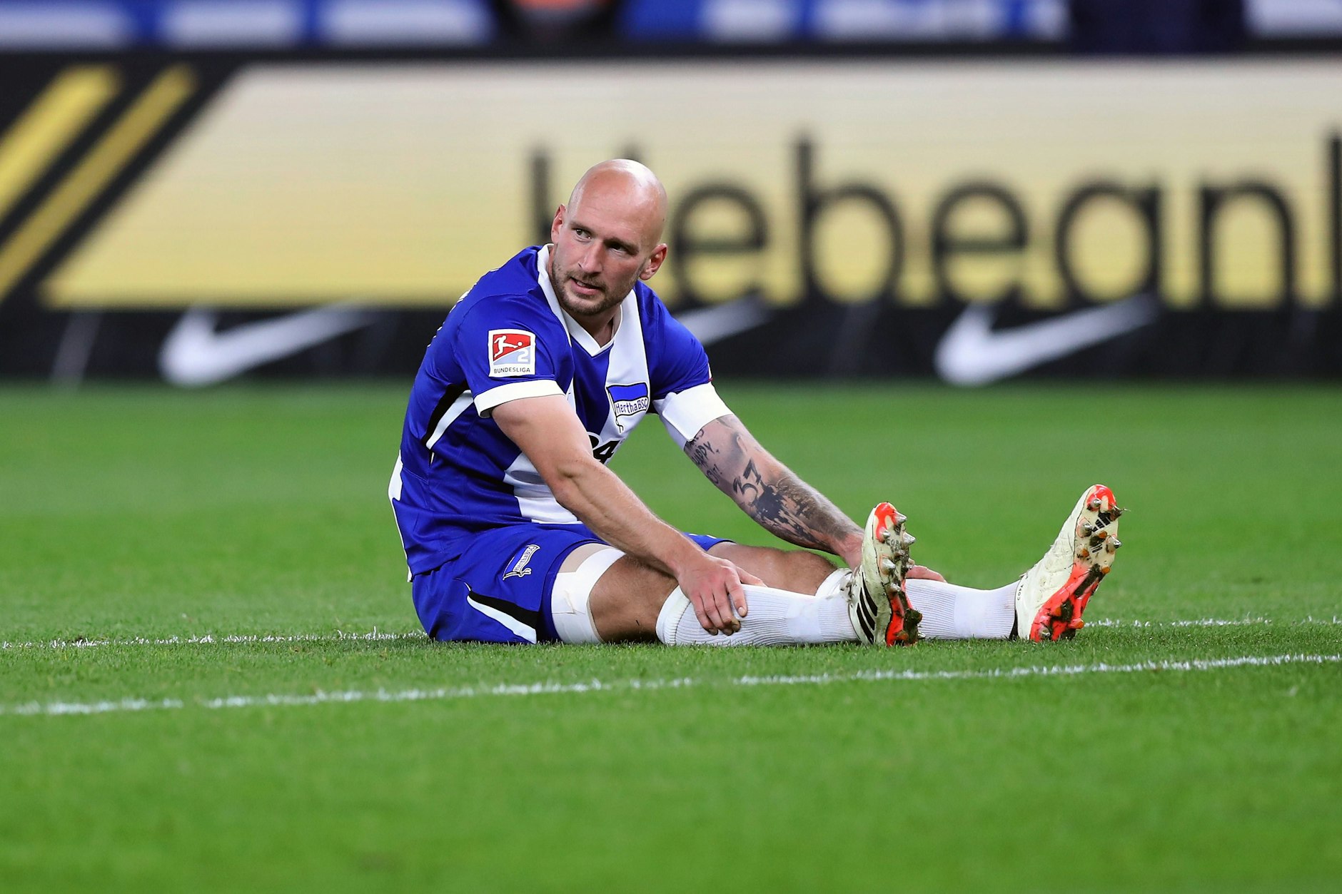 Hertha-Kapitän Toni Leistner musste in der 52. Minute ausgewechselt werden. Sein rechter Oberschenkel machte nicht mehr mit.