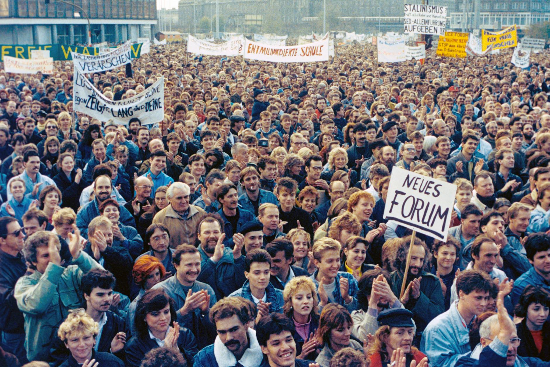 Rund eine Million Menschen nahmen am 4. November 1989 an einer Großdemonstration teil.