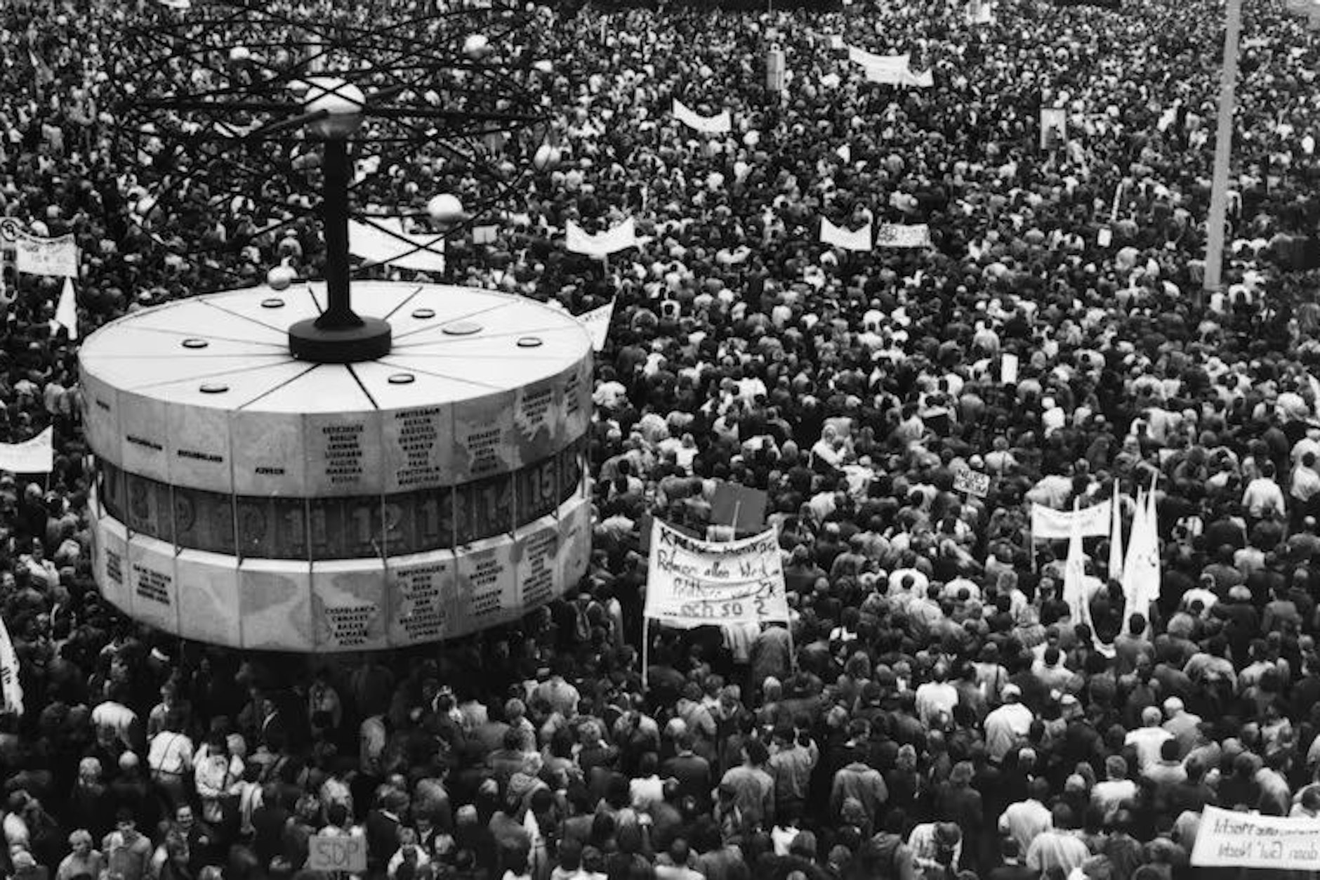 Ein Tag großer Hoffnungen: Die Demonstration am 4. November 1989 auf dem Alexanderplatz war ein Schlüsselmoment der friedlichen Revolution.