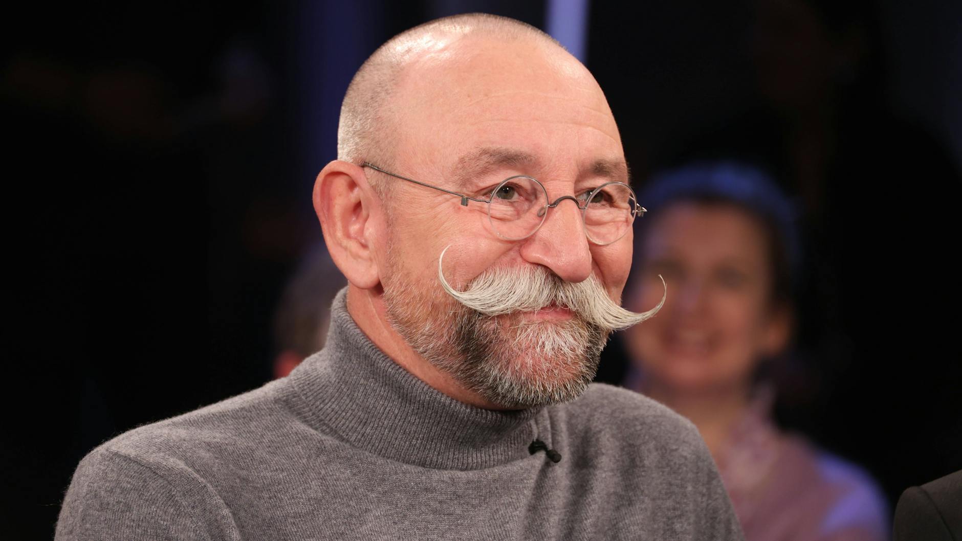 Auch Horst Lichter wurde bereits für tot erklärt - der Star aus „Bares für Rares“ ist aber wohlauf.