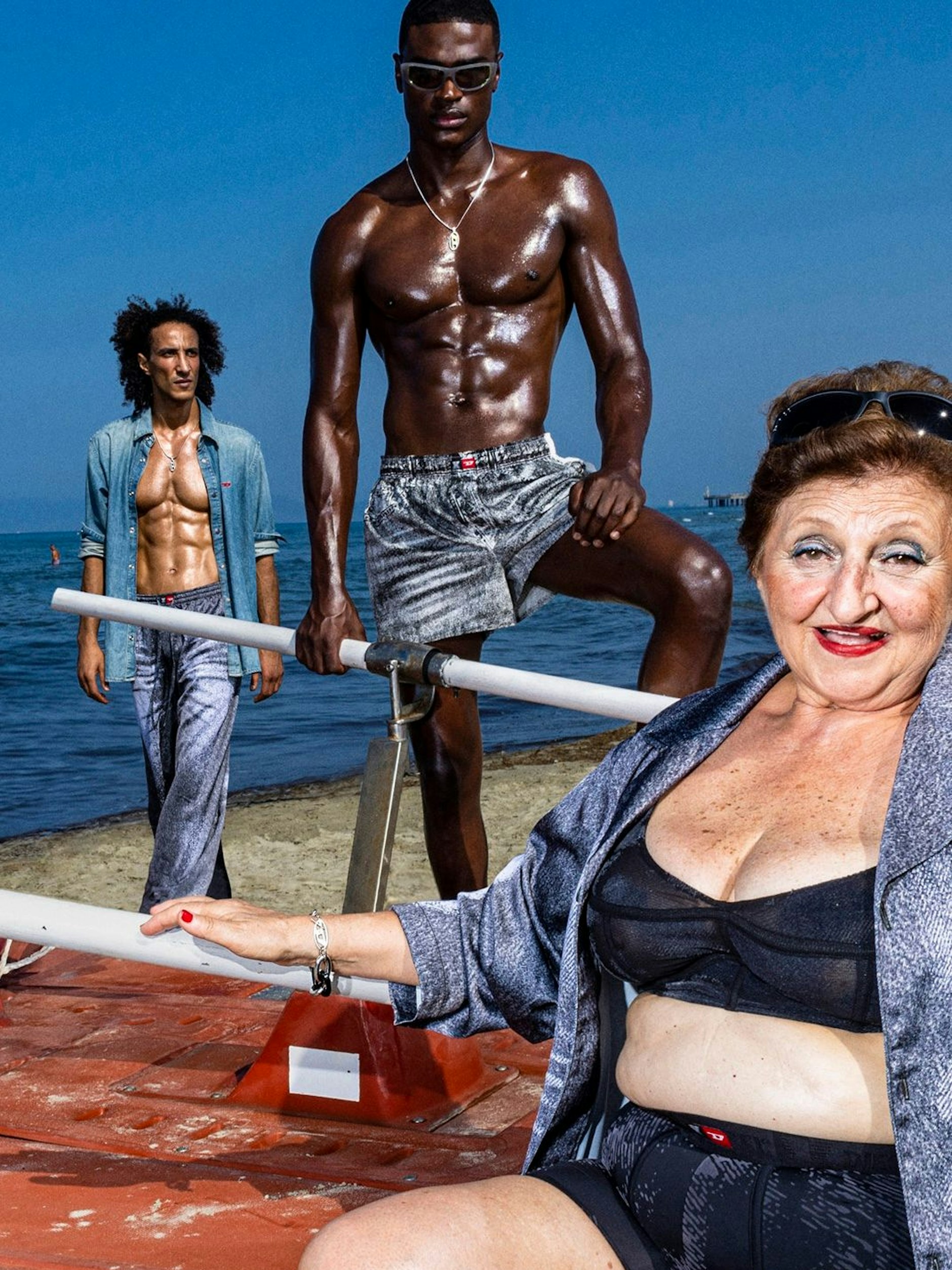 Die von Salvatore Matarazzo fotografierte „Diesel x Savage x Fenty“-Kollektion feiert Bikinis, Unterwäsche und den Prachtkörper einer Pensionärin.