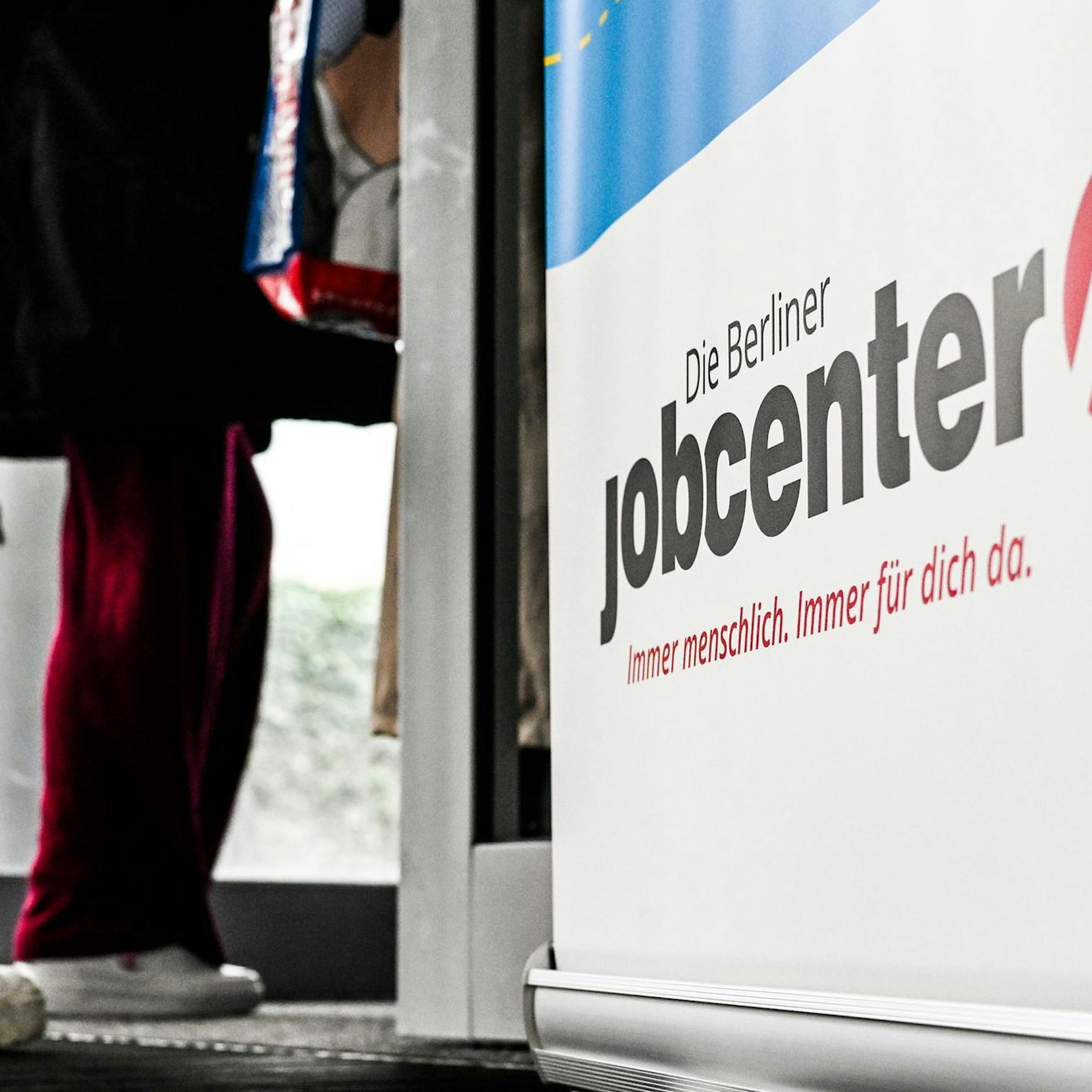 Sollten Flüchtlinge für 80 Cent schuften? DAS sagen KURIER-Leser