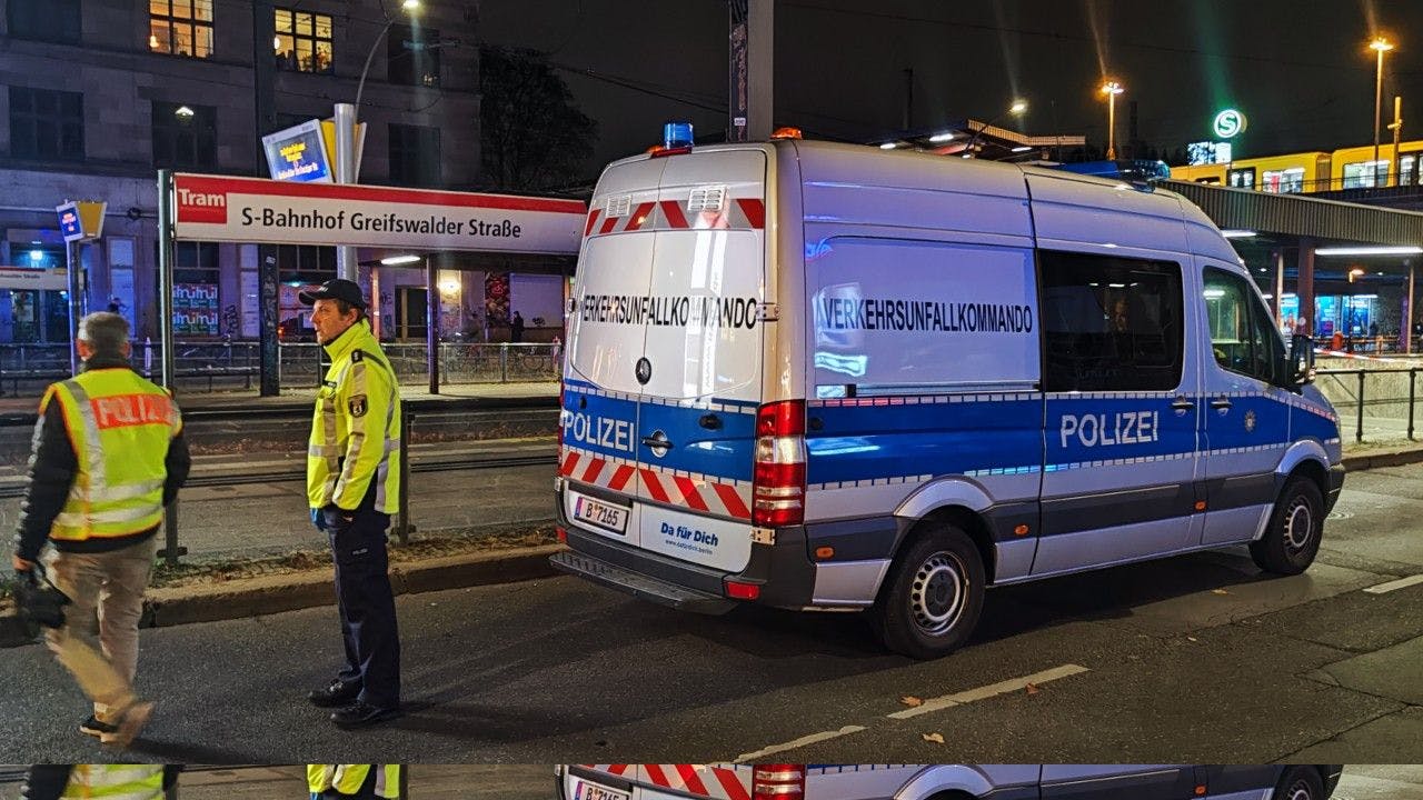 Am S-Bahnhof Greifswalder Straße kam es am Montagnachmittag zu dem schrecklichen Unfall.
