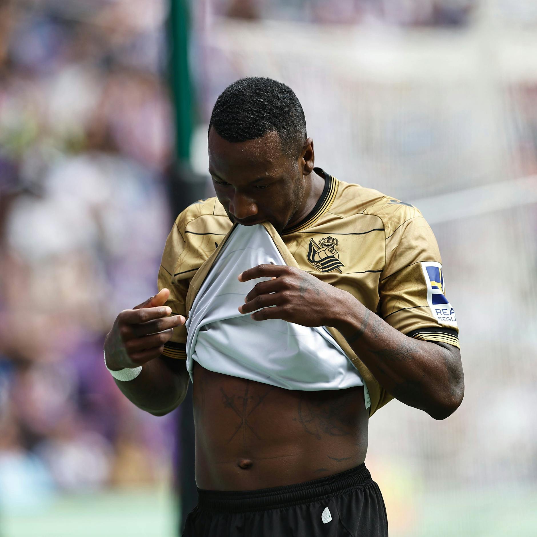 Image - Sheraldo Becker: Vom Publikumsliebling zum Bankdrücker