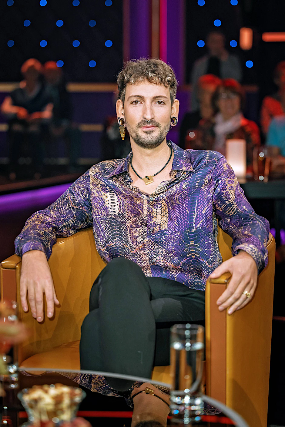 Fabian Kahl von „Bares für Rares“ wird in Videos auf der Plattform Youtube für tot erklärt.