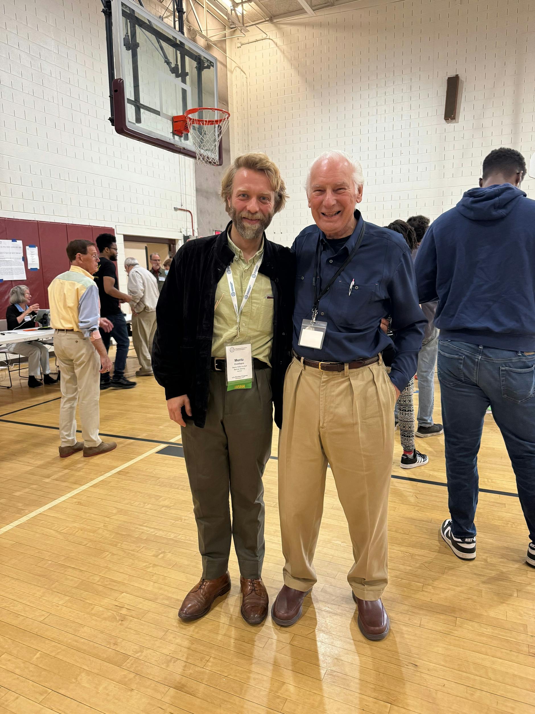 Berliner-Zeitung-Reporter Moritz Eichhorn (l.) und Marcel Milliand, Wahlhelfer in Virginia