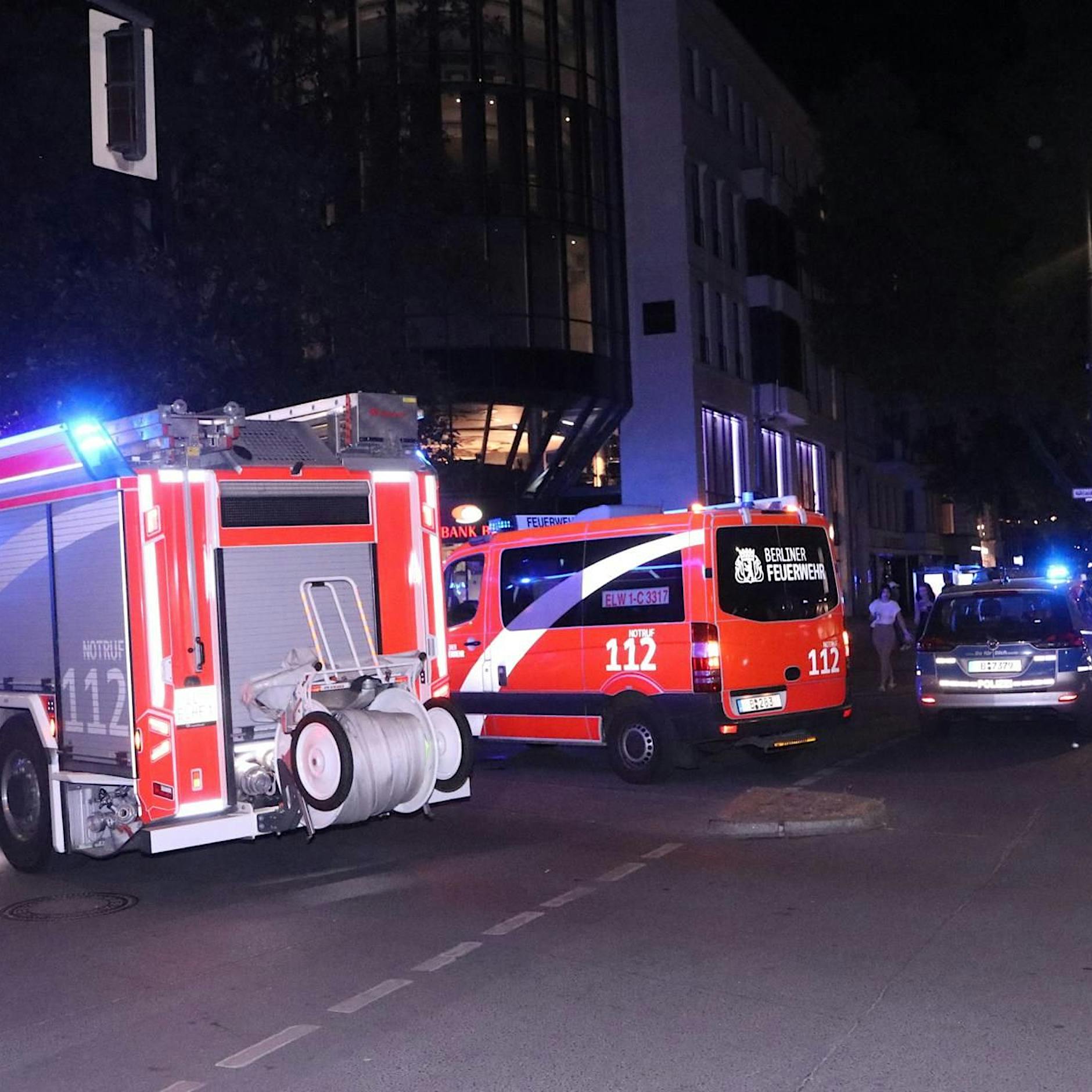 Zwei Unfälle mit Unfallflucht in Berlin-Wilmersdorf: Mann in Lebensgefahr