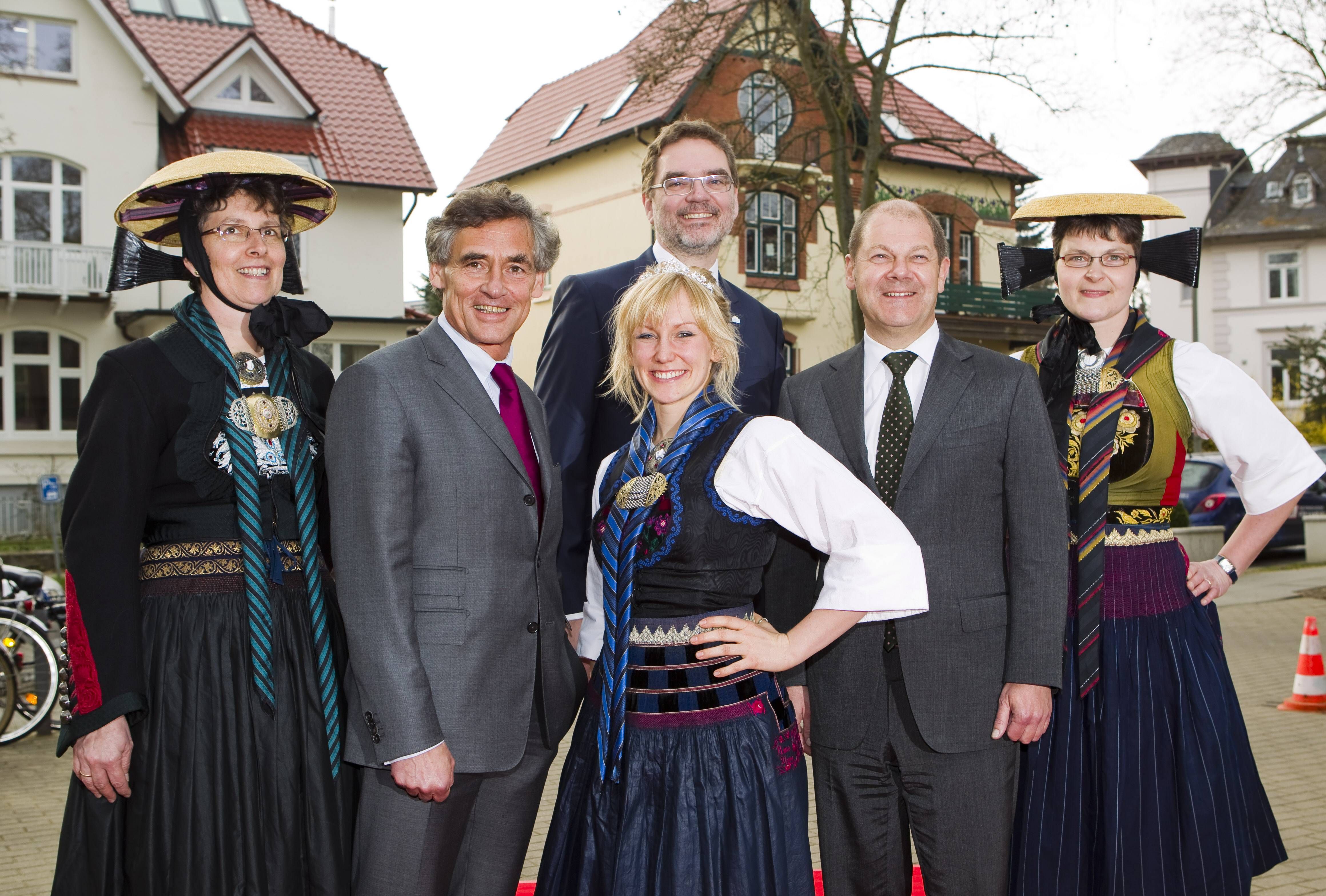 Image - Und Olaf Scholz ist ein Indigener aus Norddeutschland