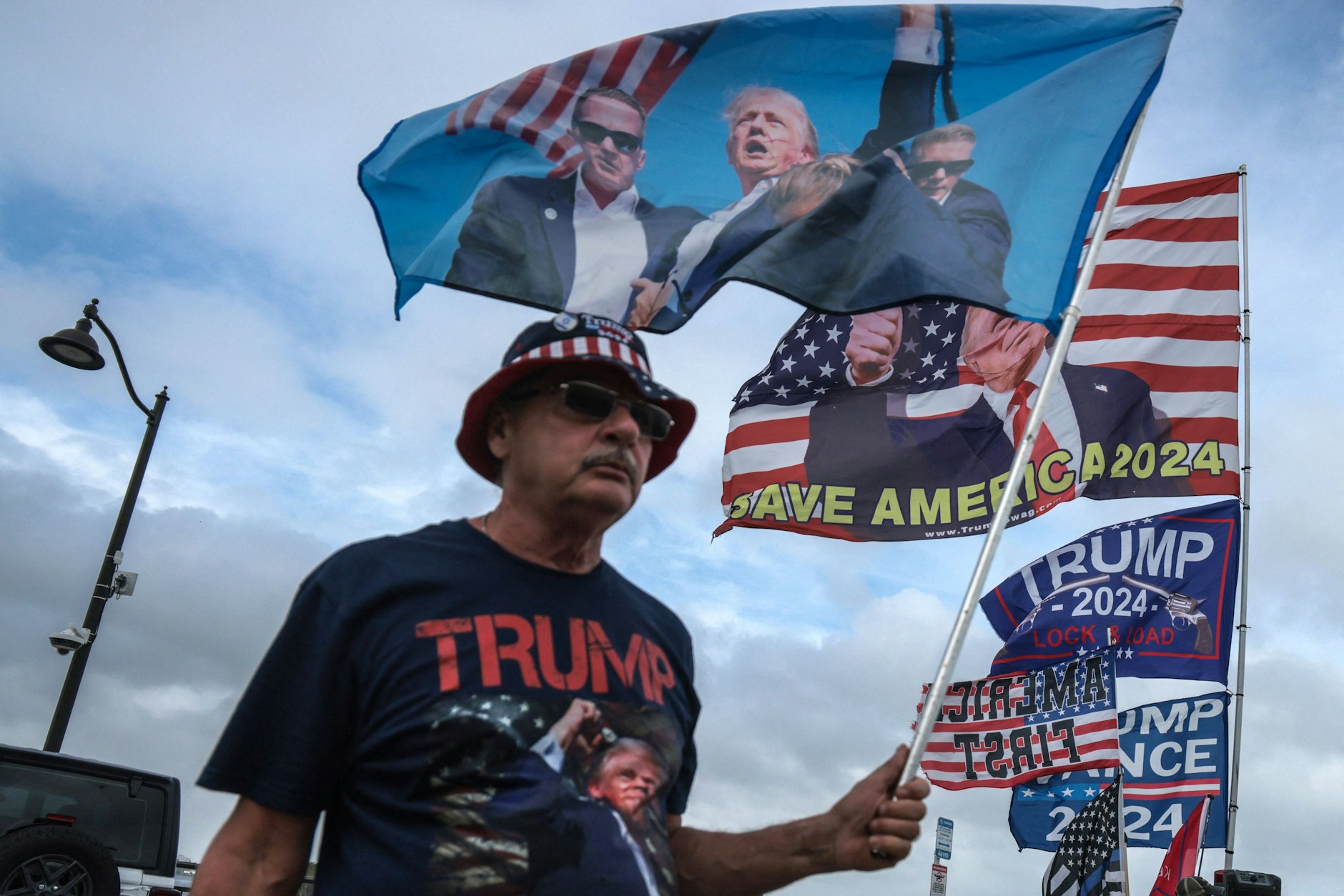 Anhänger von Donald Trump versammeln sich in Palm Beach, Florida
