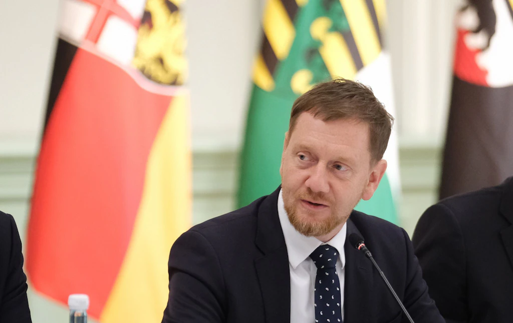 CDU Başbakanı Kretschmer tartışma için AfD lideri Urban ile buluştu
