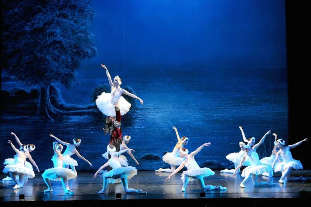 Ballett „Schwanensee“ als Familienballett mit Erzähler am 16.01.2025. Tickets!