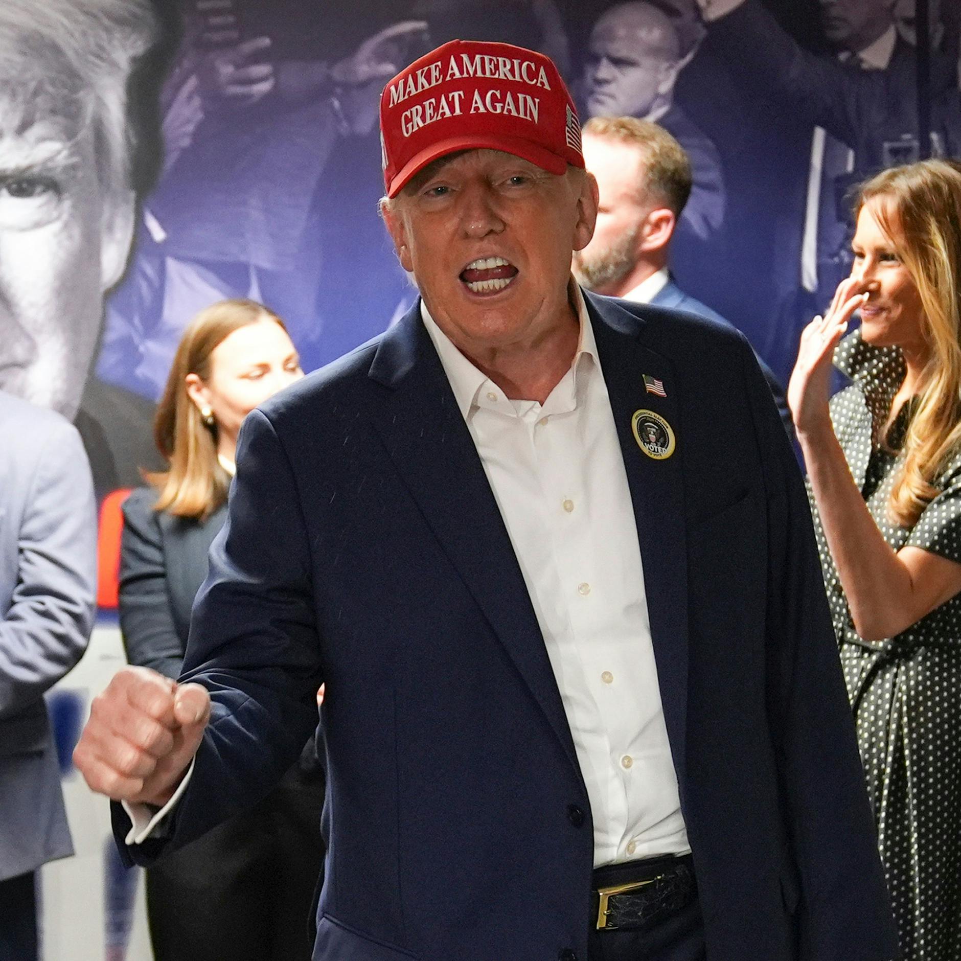 Der republikanische Präsidentschaftskandidat und ehemalige US-Präsident Donald Trump besucht seine Wahlkampfzentrale in West Palm Beach.