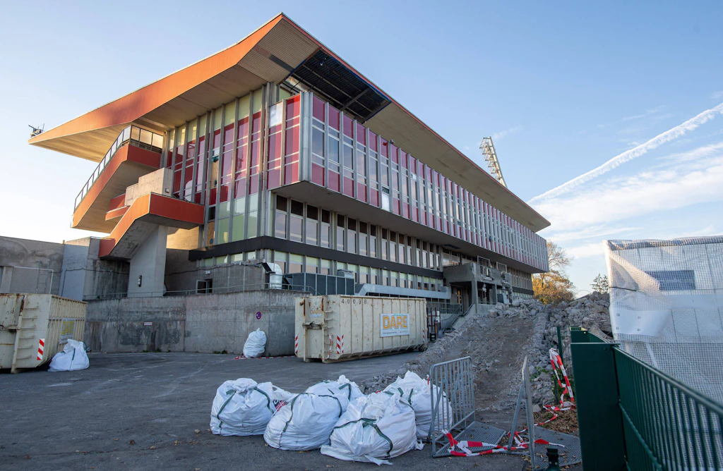 Berlin Senatosu Jahnstadion'un daha da yıkılmasını istiyor