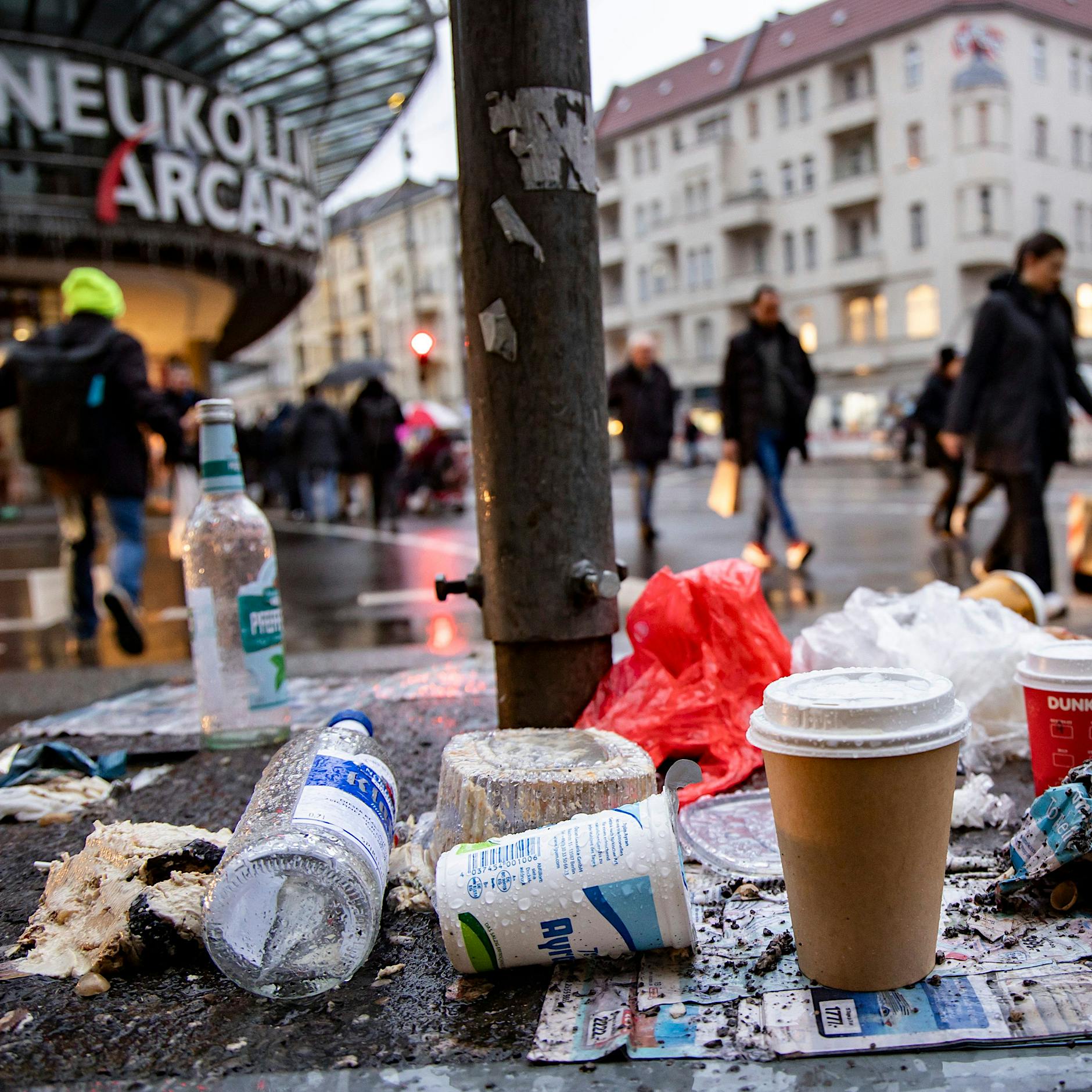 Urbaner Charme oder Schmutzproblem? Wie Graffiti und Müll Berlins Lebensgefühl prägen